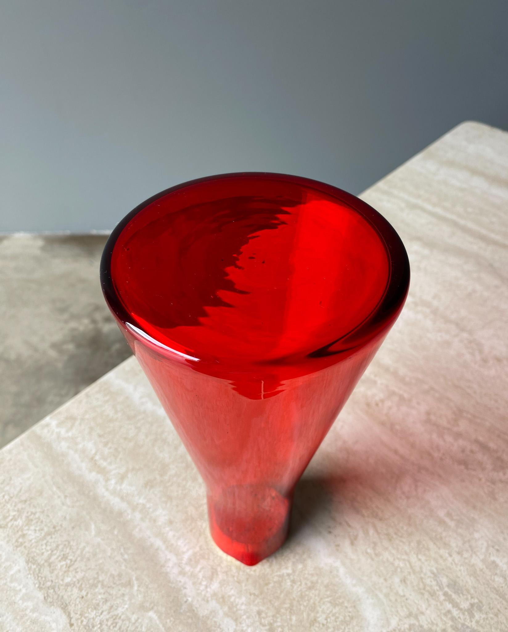 Scandinavian Red Art Glass Pitcher With Cork Lid 6