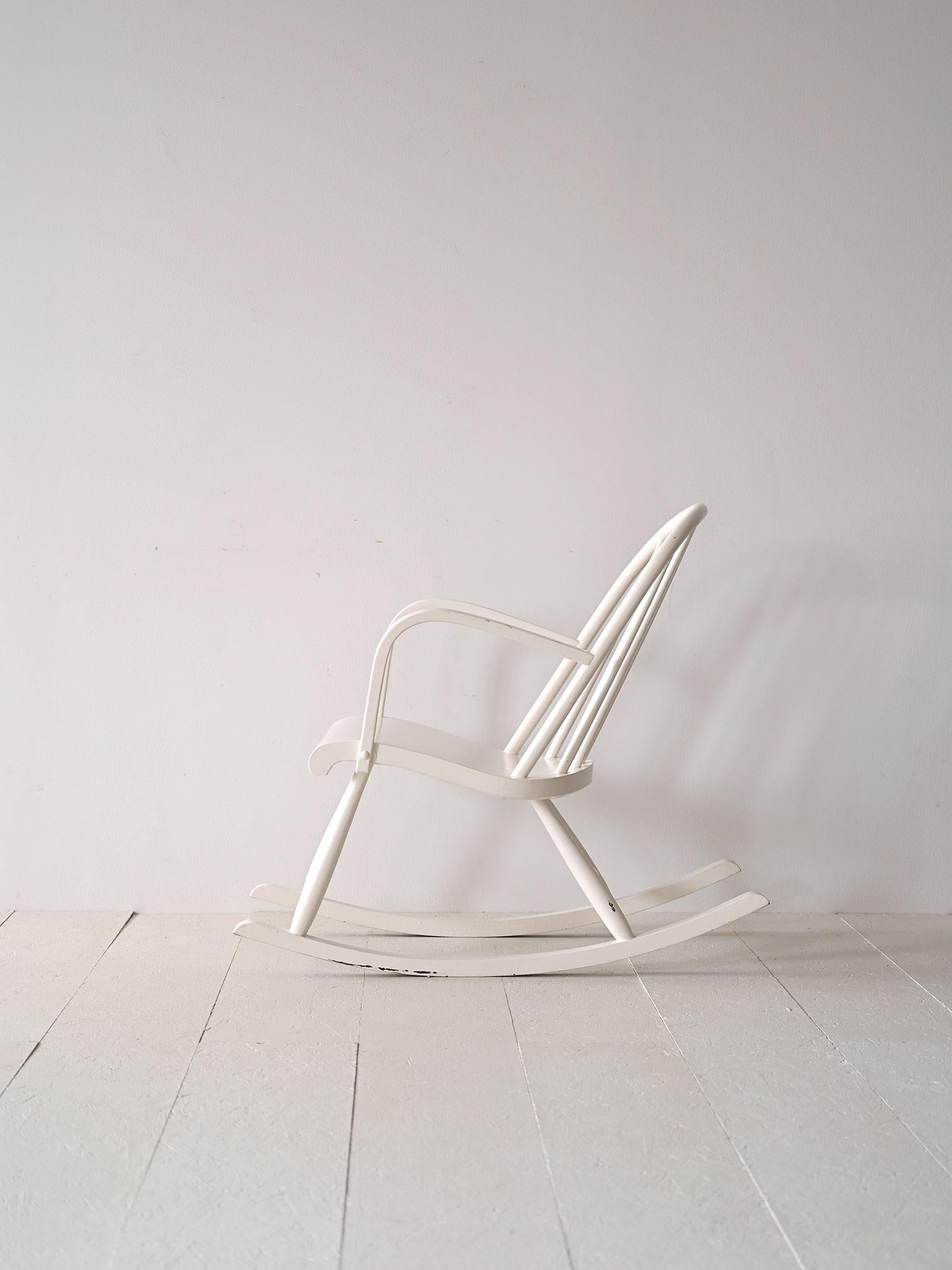 Scandinave moderne Chaise à bascule scandinave en vente
