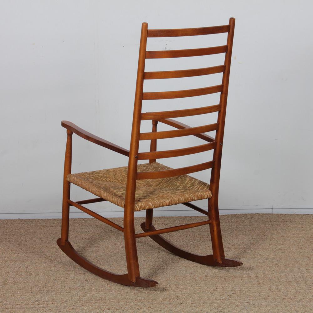 Paille Chaise à bascule scandinave des années 1960 en vente