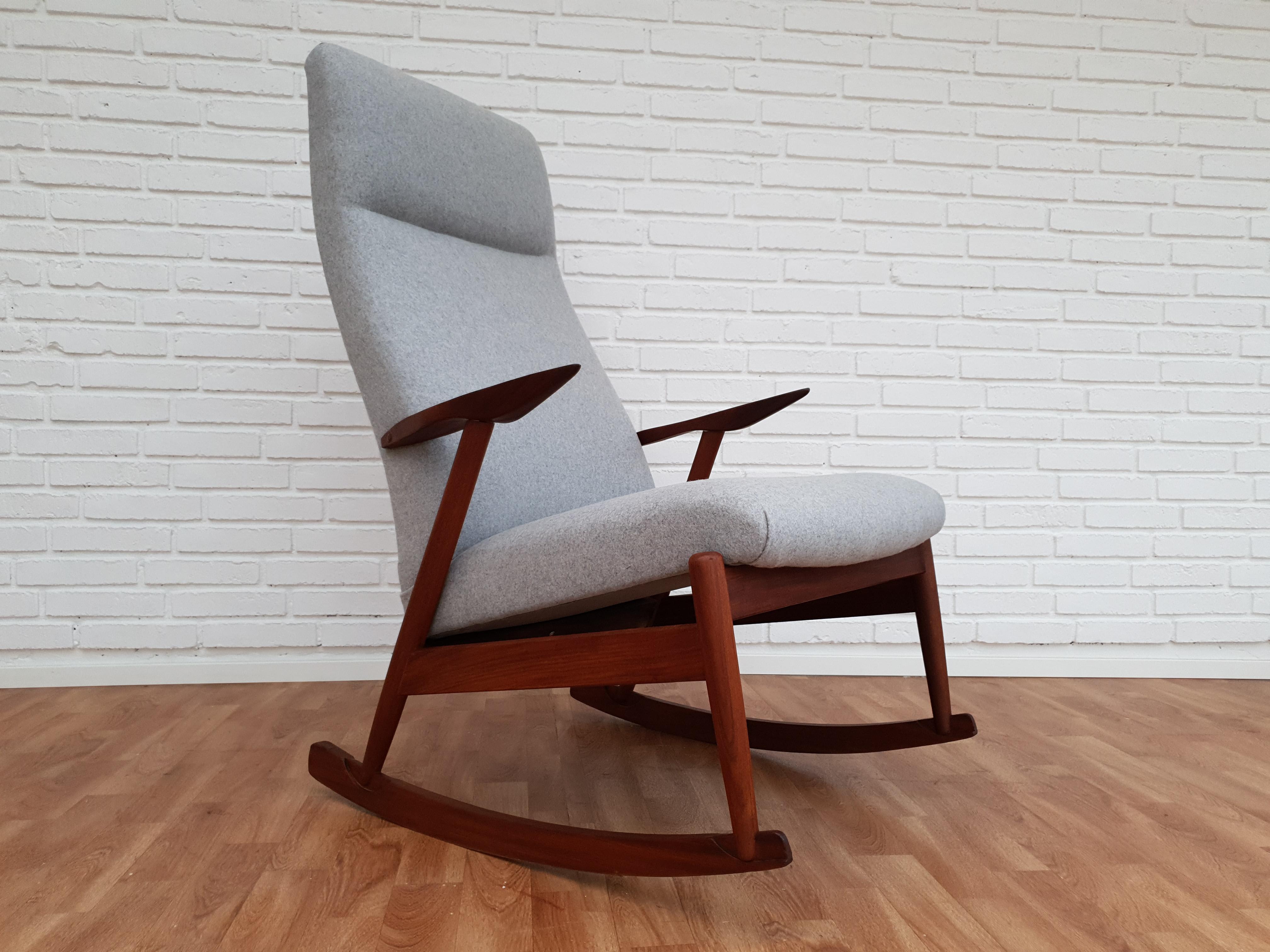 Scandinavian Rocking Chair, Teak Wood, 1960s, Completely Renovated For Sale 5