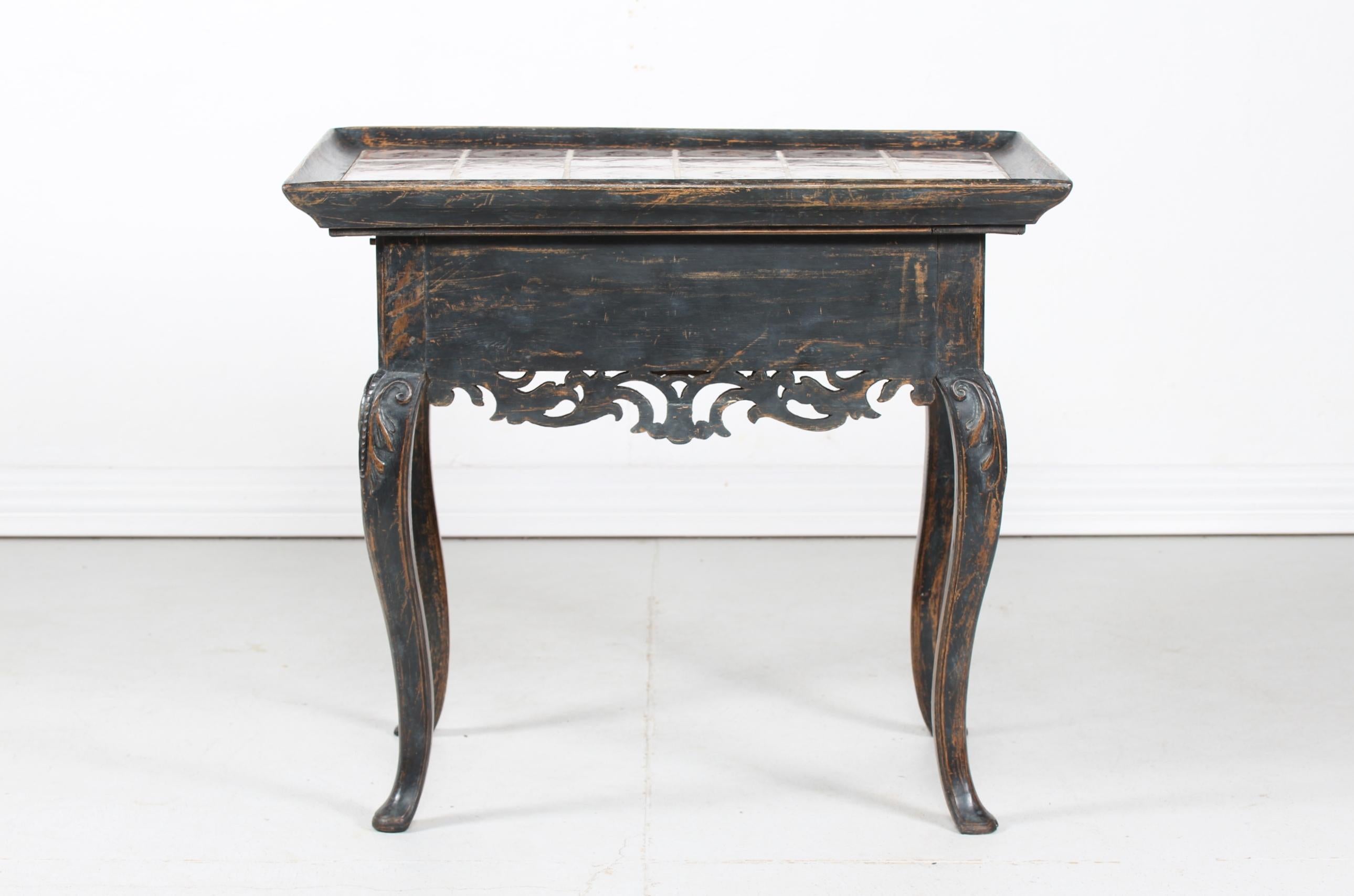 Scandinavian Rococo Table from the 19th Century with Dutch Handpainted Tiles 1