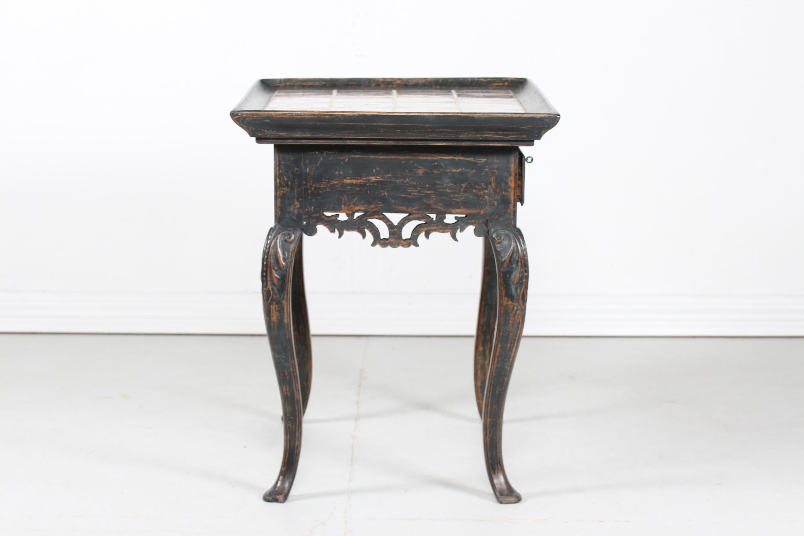 Scandinavian Rococo Table from the 19th Century with Dutch Handpainted Tiles 2