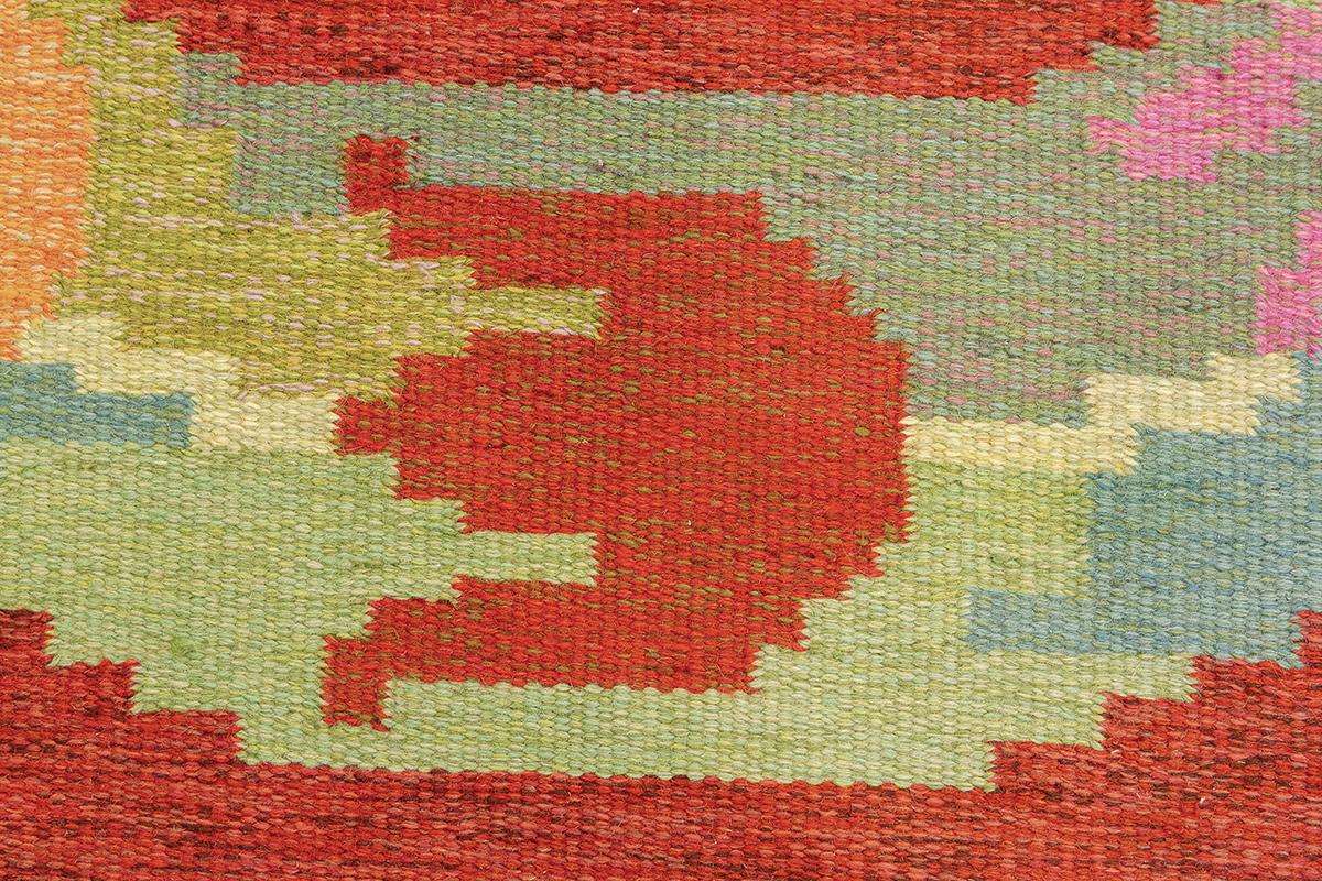 Hand-Crafted Scandinavian Rug Rollakan  Dynamic Circular motif For Sale