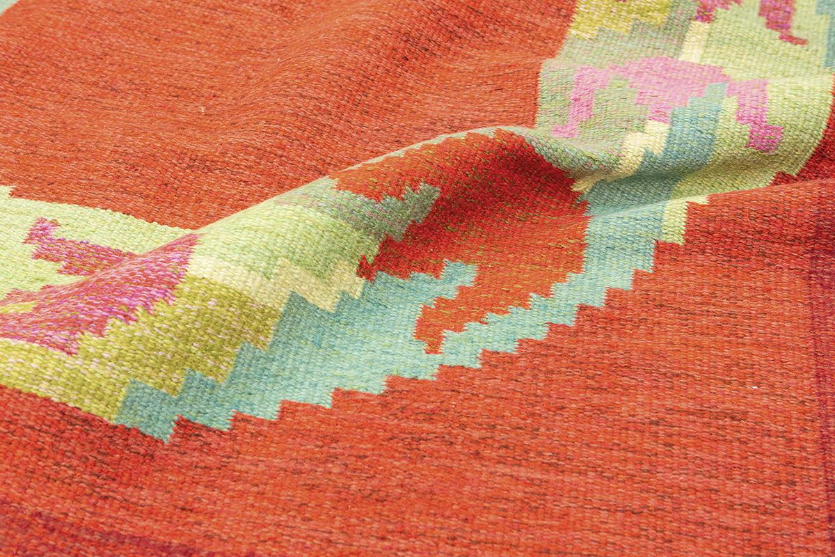 Scandinavian Rug Rollakan  Dynamic Circular motif In Good Condition For Sale In Ferrara, IT