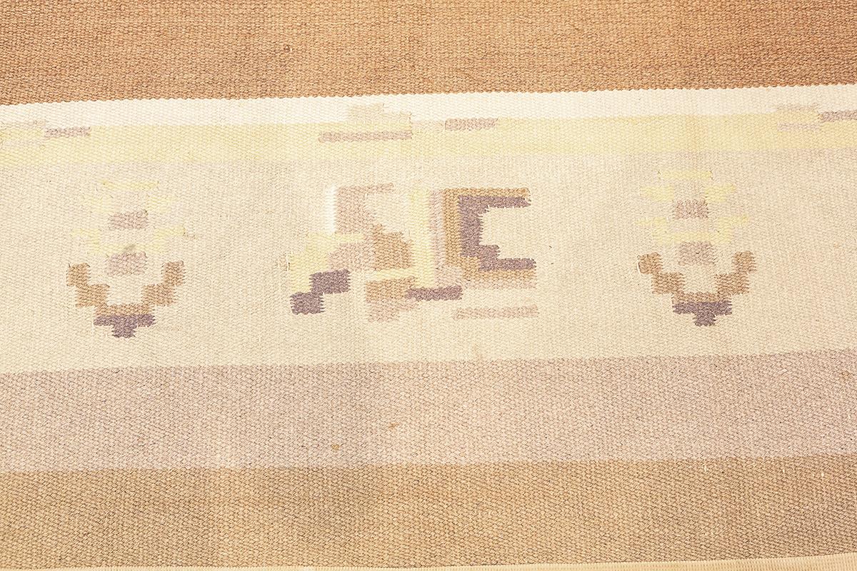 Tapis scandinave Rollakan aux tons terreux Bon état - En vente à Ferrara, IT