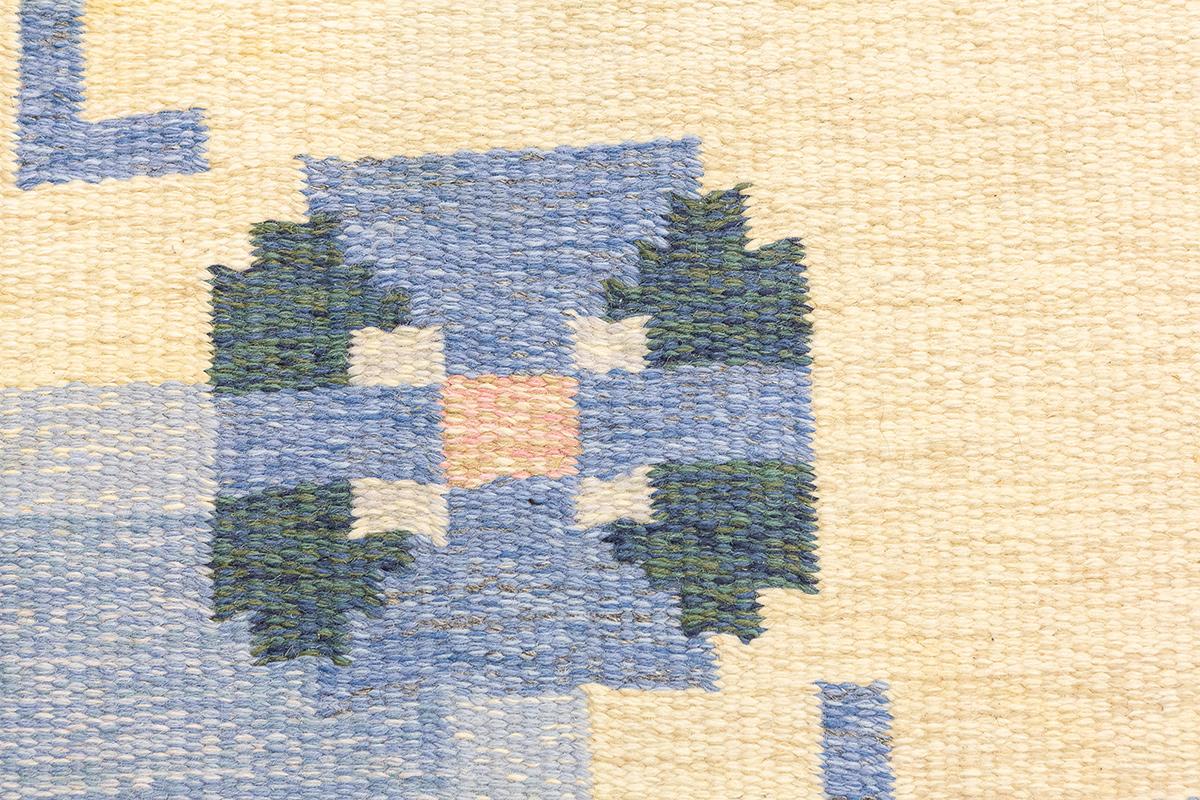Fait main Tapis scandinave Rollakan bleu clair en vente