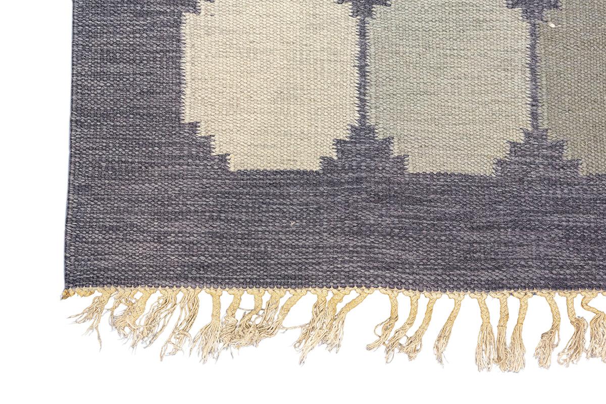 Hand-Crafted Scandinavian Rug Rollakan Signed NN For Sale