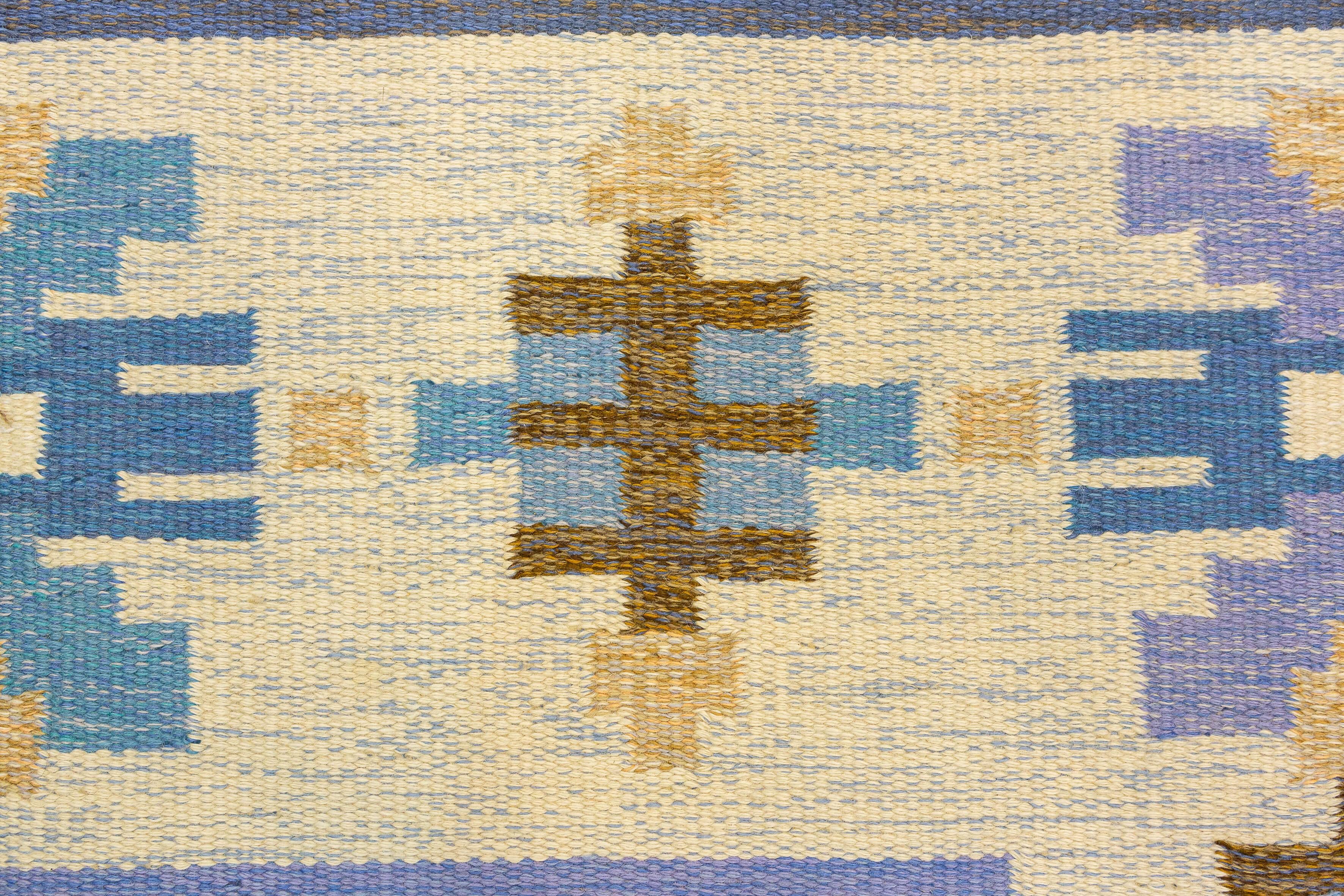 20ième siècle Tapis scandinave Rollakan Blue Field en vente