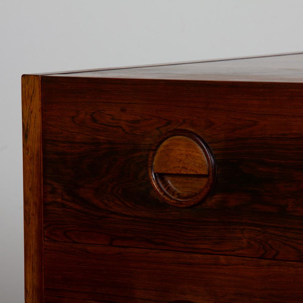 Scandinave Scandinavian rosewood chest of drawers from the 1960s en vente
