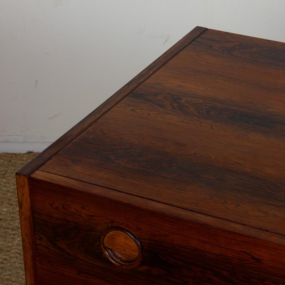 Scandinavian rosewood chest of drawers from the 1960s Bon état - En vente à MONTESSON, FR