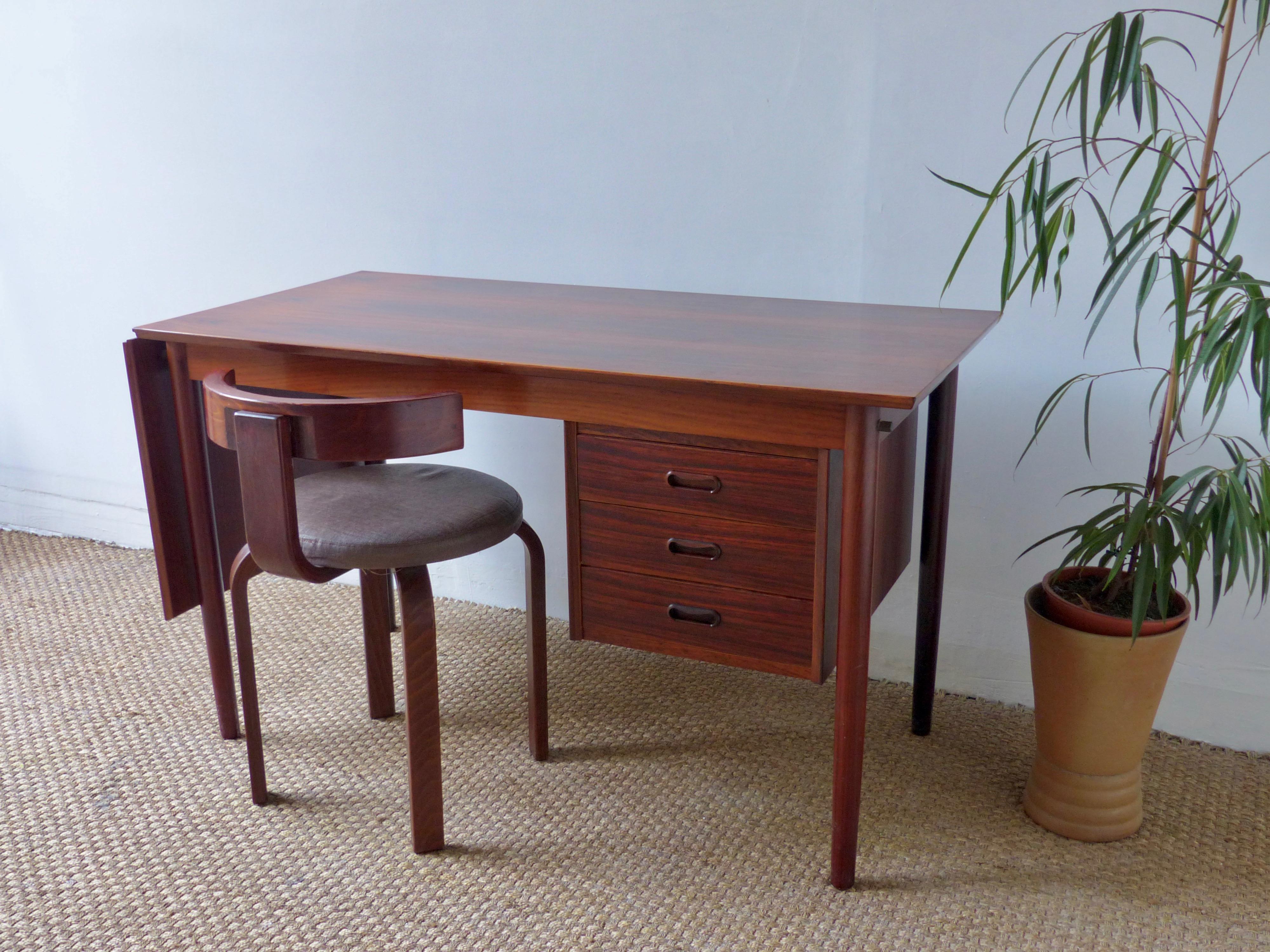 Danish Scandinavian Rosewood Desk by Arne Vodder For Sale