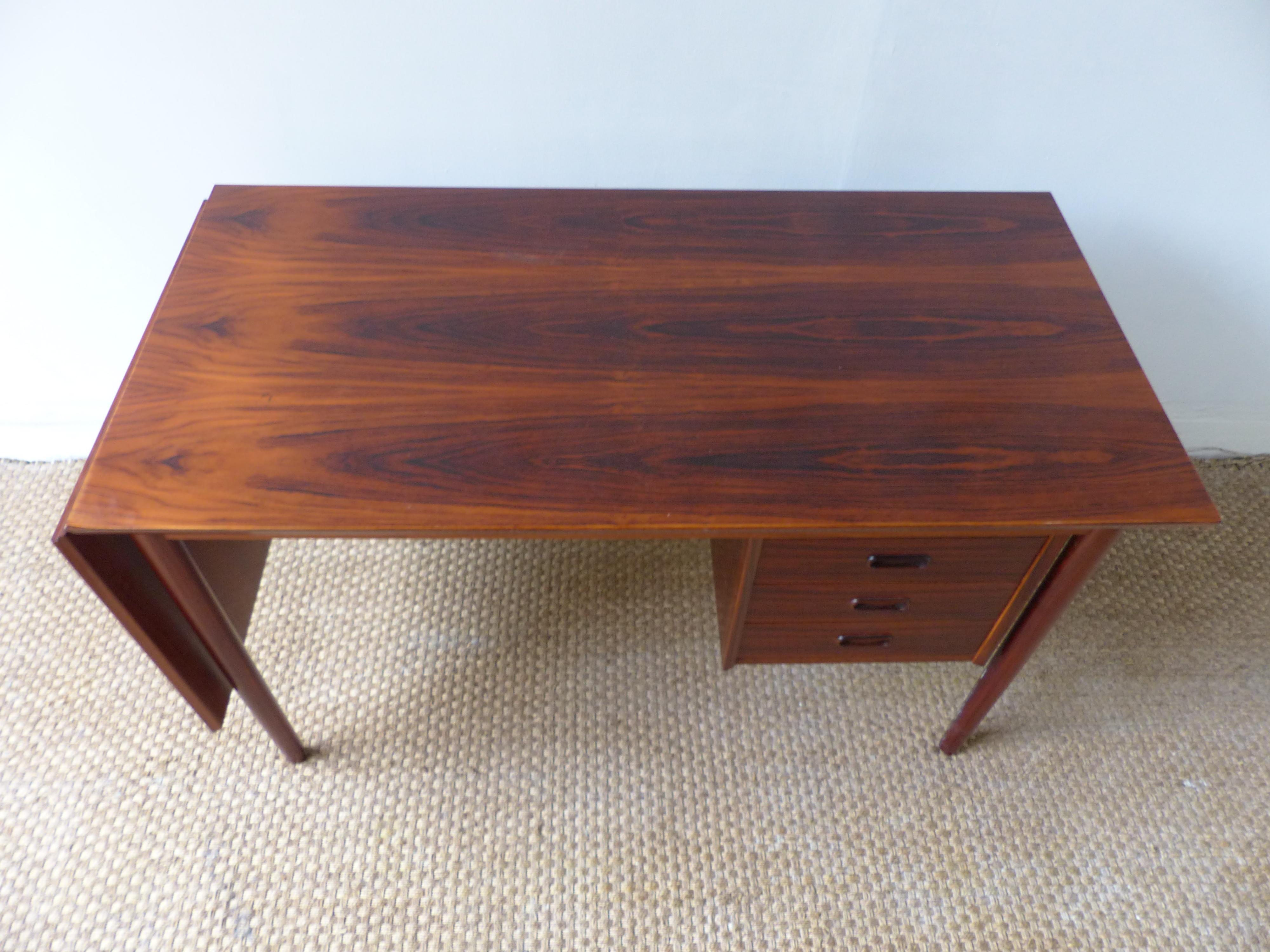 Scandinavian Rosewood Desk by Arne Vodder For Sale 1