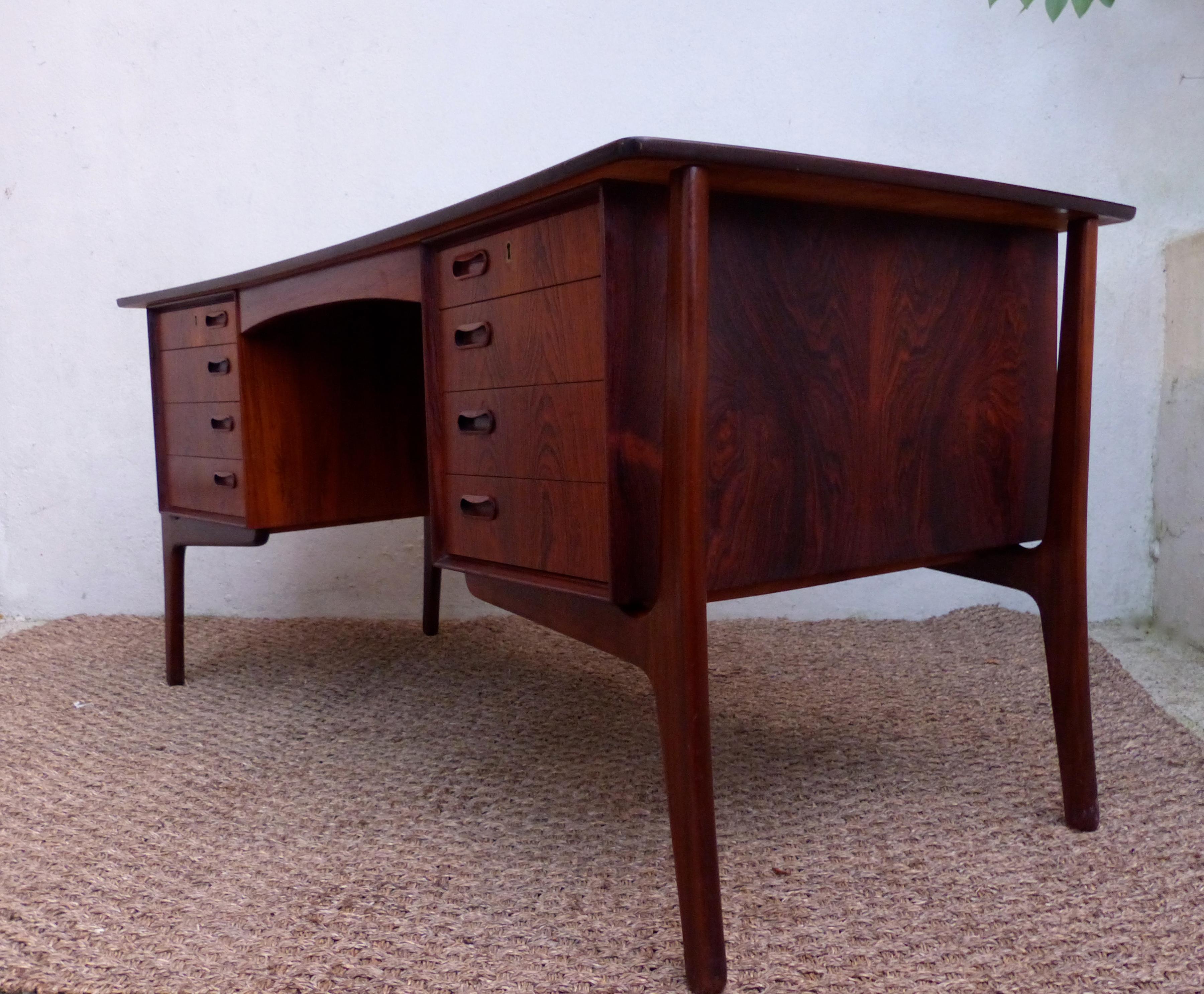 Scandinavian Rosewood Exexutive Desk from Svend Aage Madsen, Denmark For Sale 4