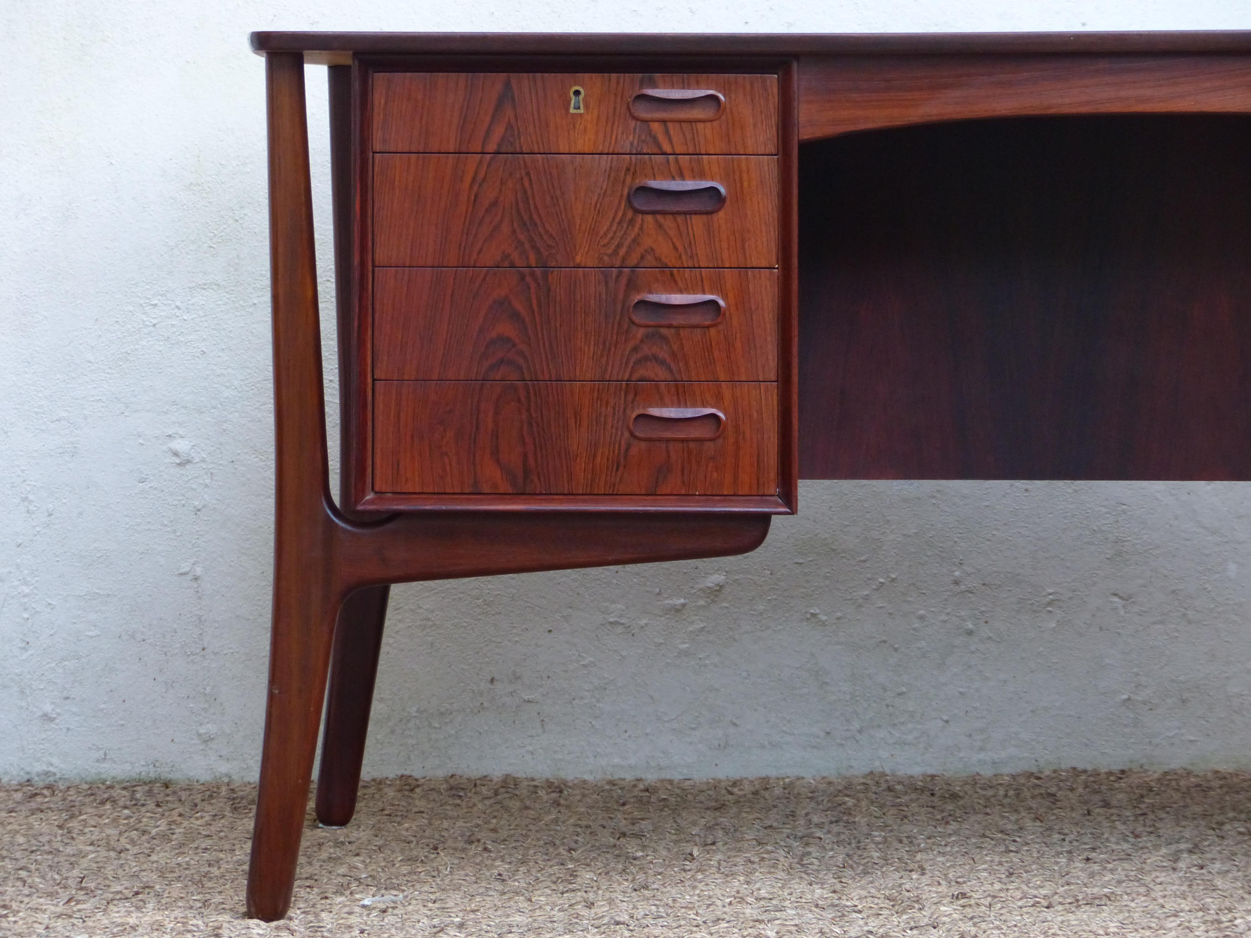 Scandinavian Rosewood Exexutive Desk from Svend Aage Madsen, Denmark For Sale 1