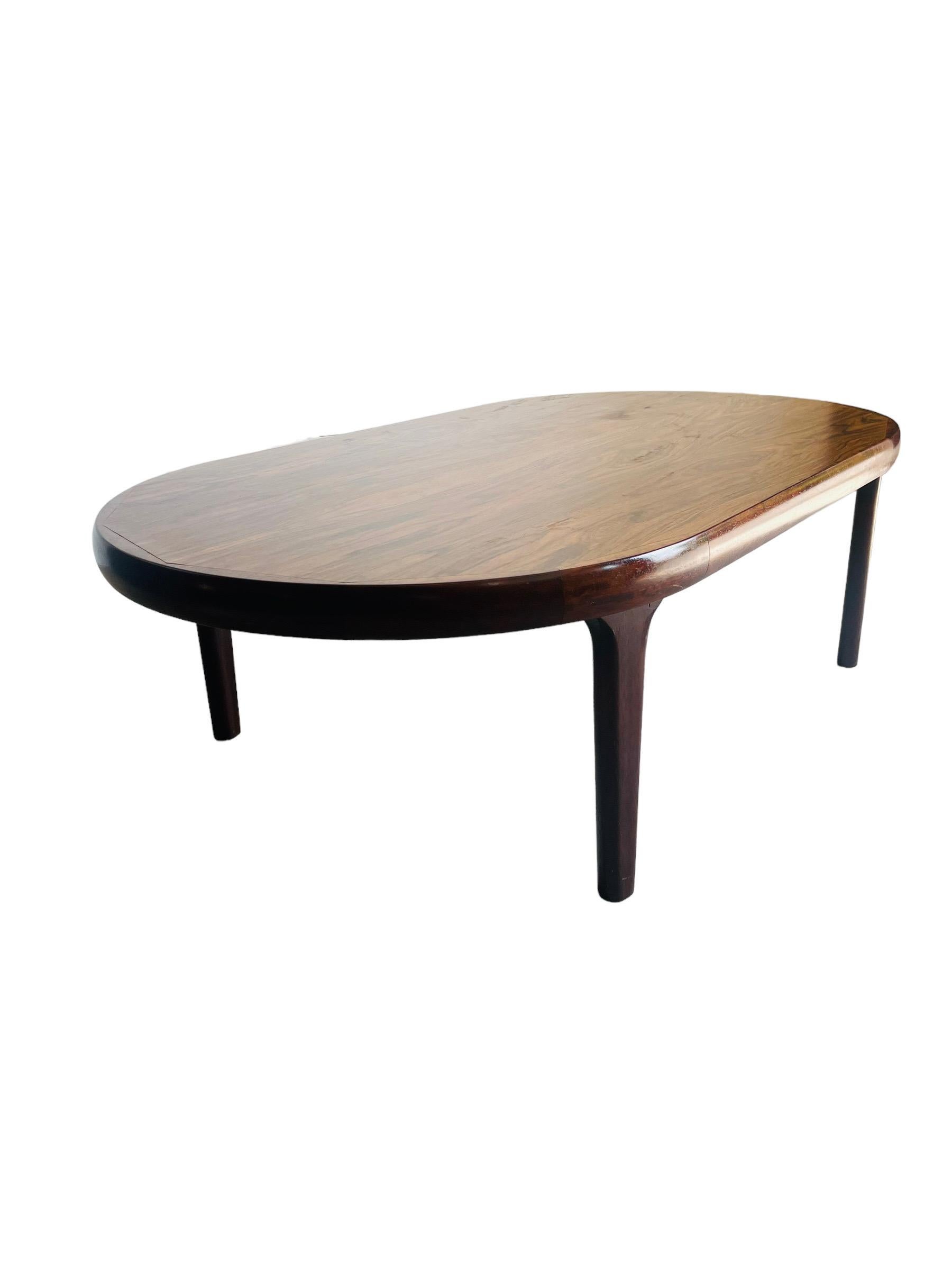 oval scandinavian coffee table