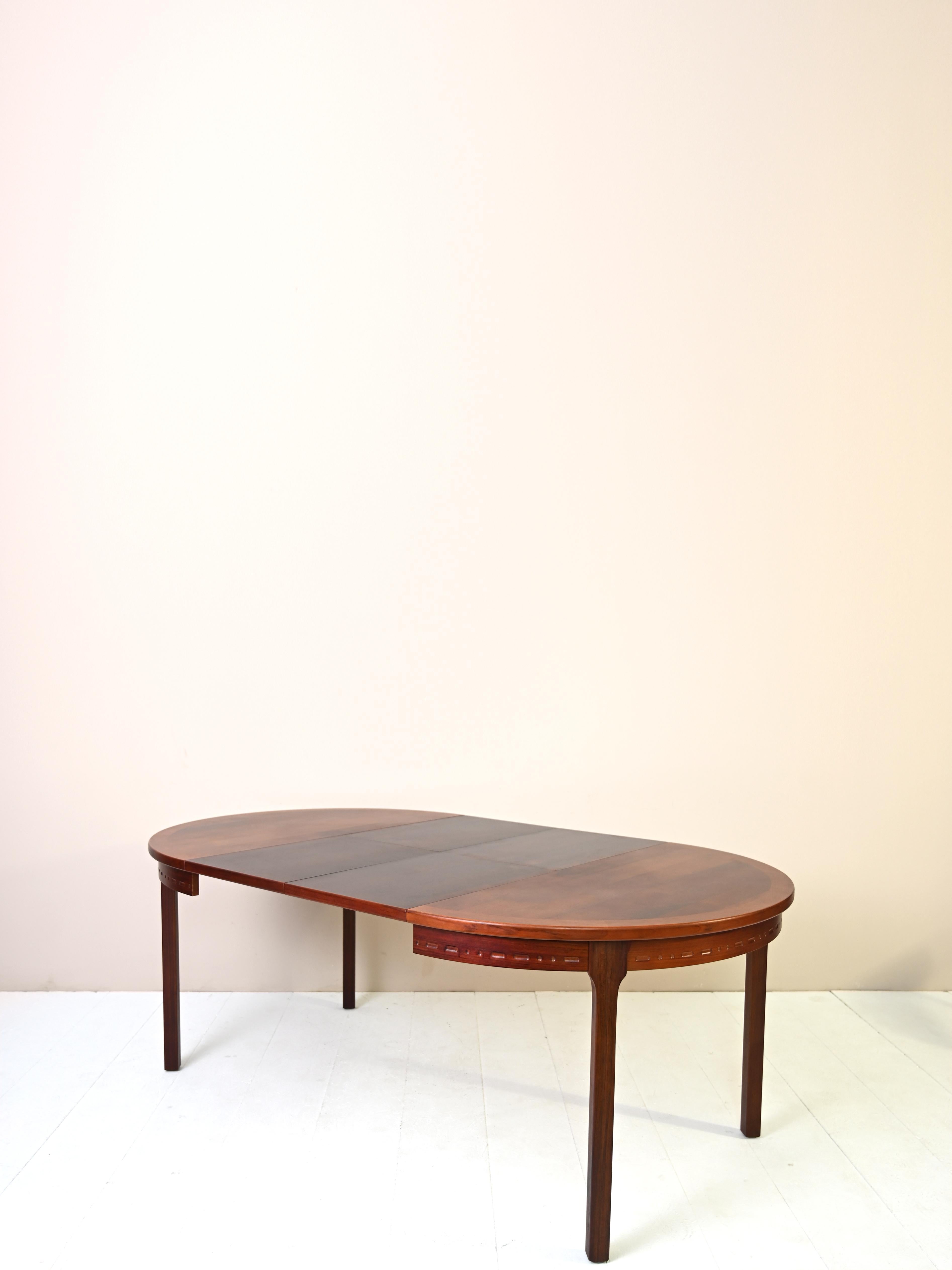 Scandinavian Round Dining Table by Nils Jonsson In Good Condition In Brescia, IT