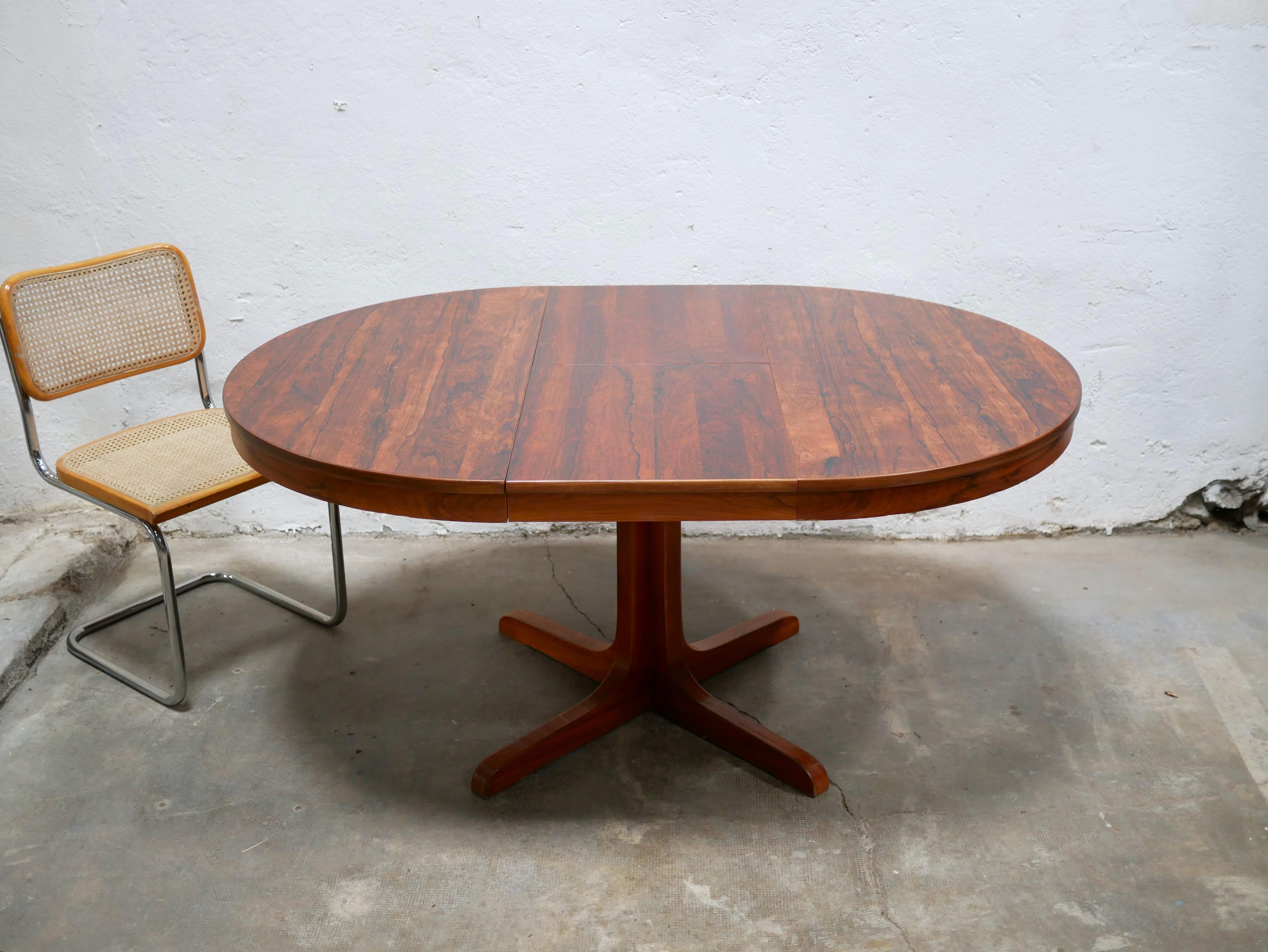 Scandinavian round extendable rosewood dining table 6