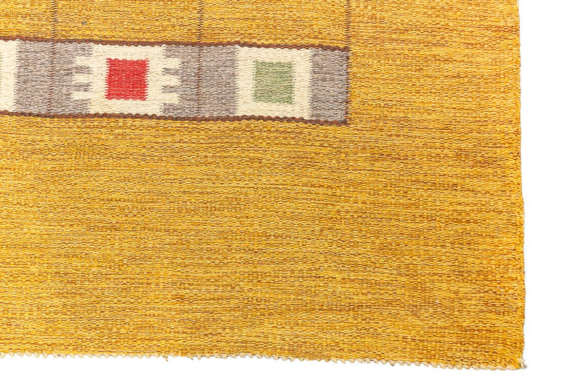 Scandinavian Rug Golden Color Mollaianrugs Collection In Good Condition For Sale In Ferrara, IT