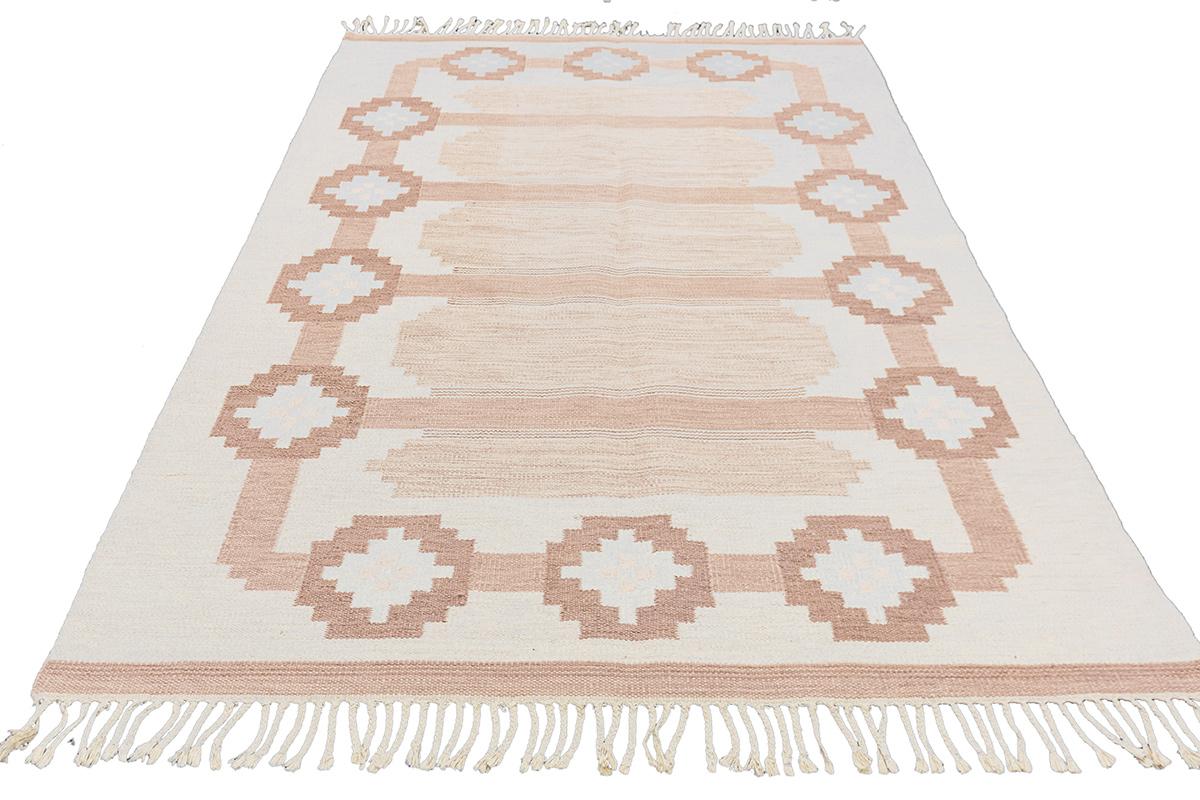 Hand-Crafted Scandinavian Rug Rollakan For Sale
