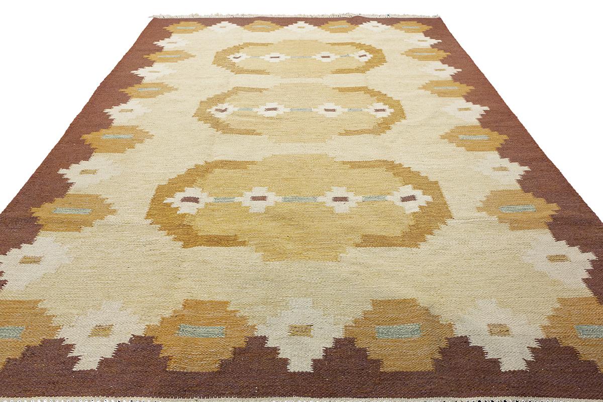 Hand-Crafted Scandinavian Rug Rollakan For Sale