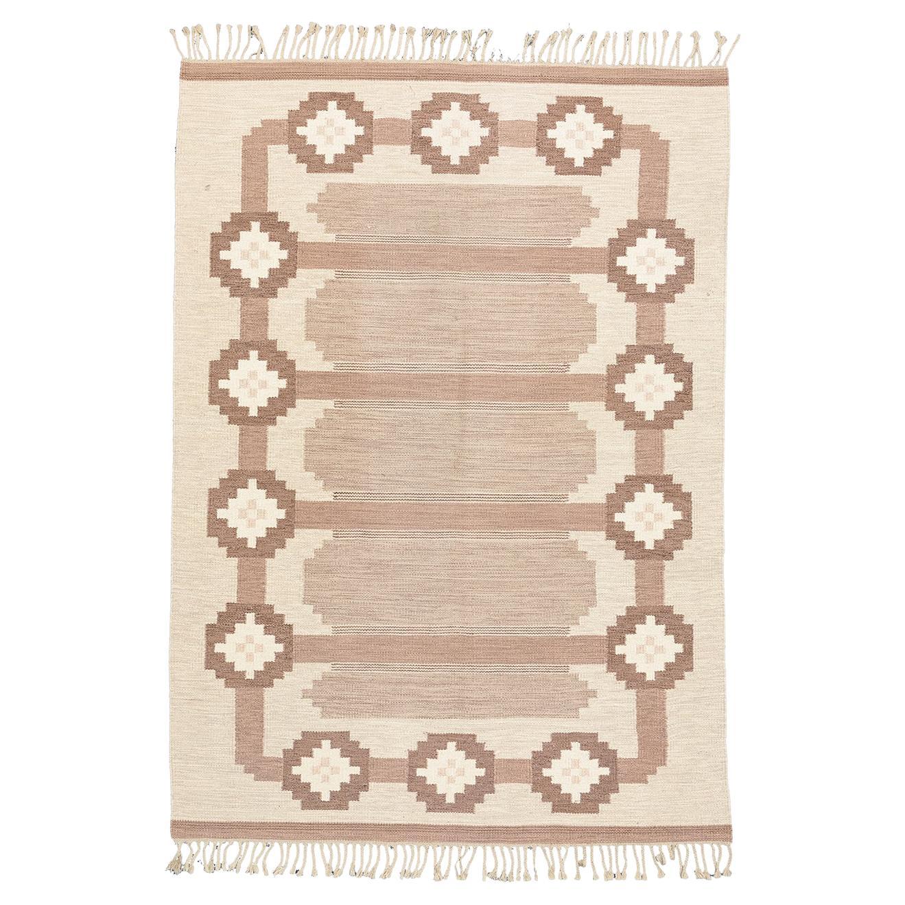 Scandinavian Rug Rollakan