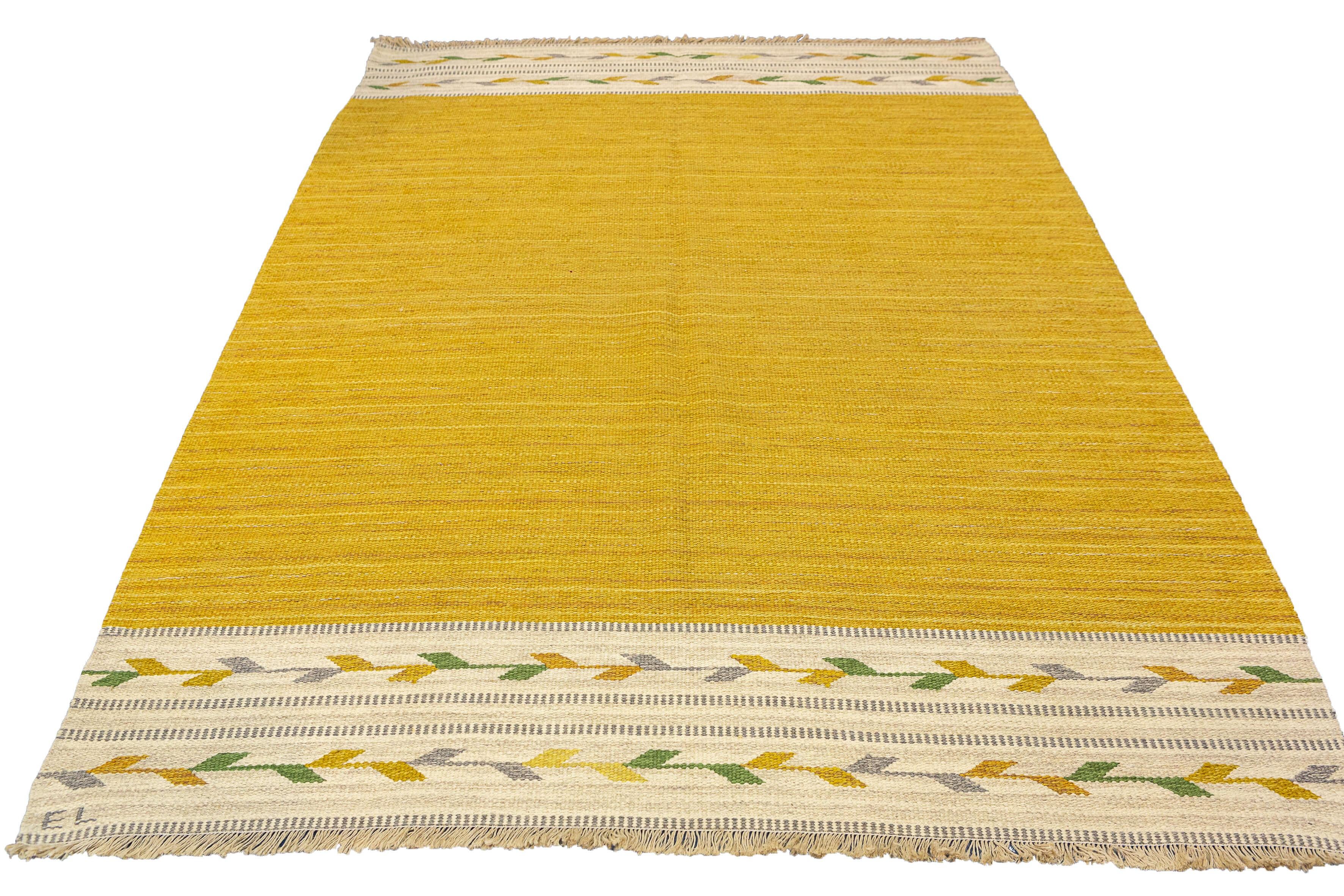 Hand-Crafted Scandinavian Rug Rollakan Gold Color