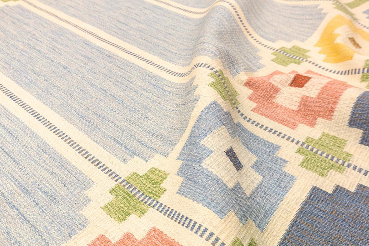 Skandinavischer Teppich Soft Blue Signed HH (Wolle) im Angebot