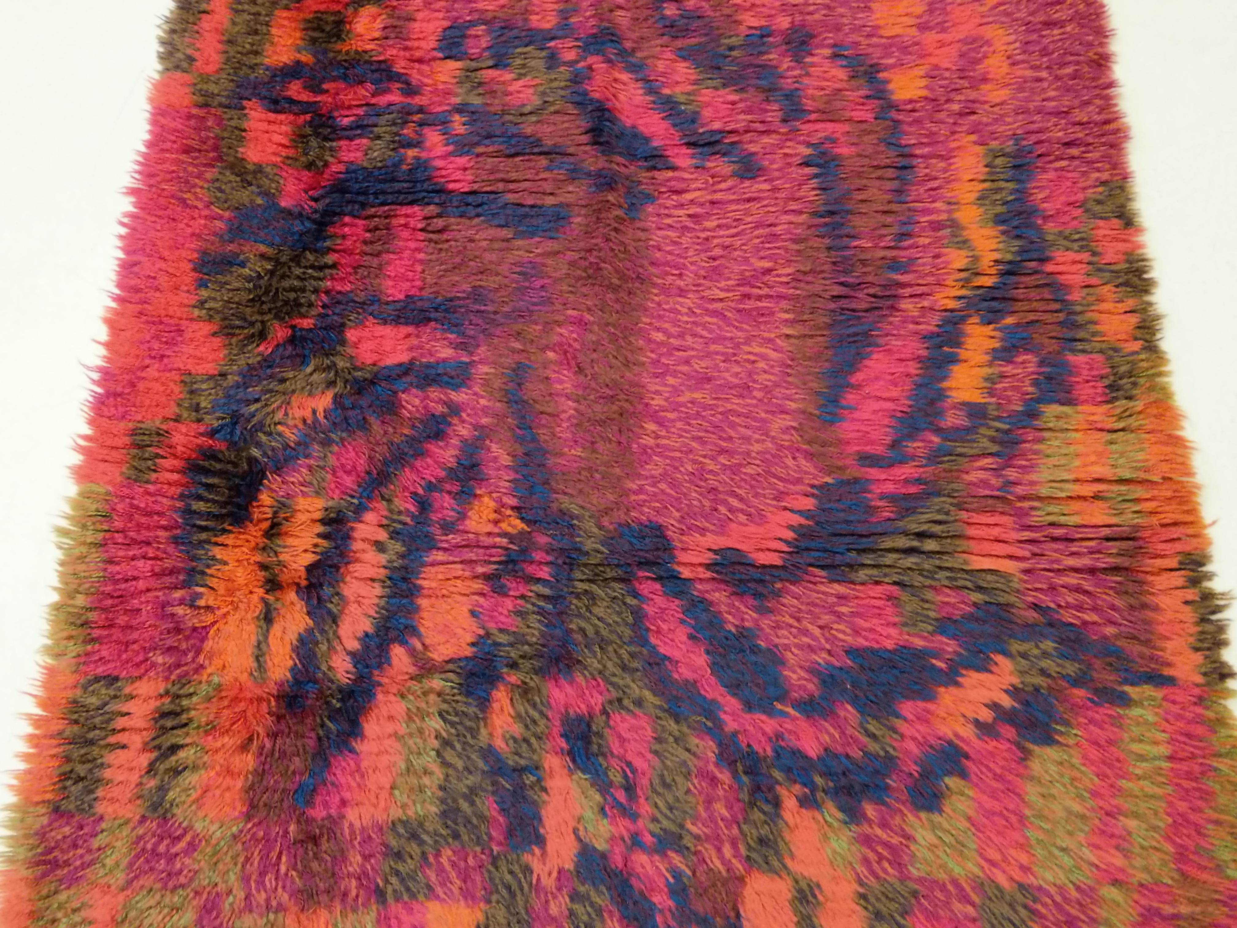Alfombra Vintage Escandinava Rya de Lana Abstracta Pintoresca, circa 1950 en venta 7