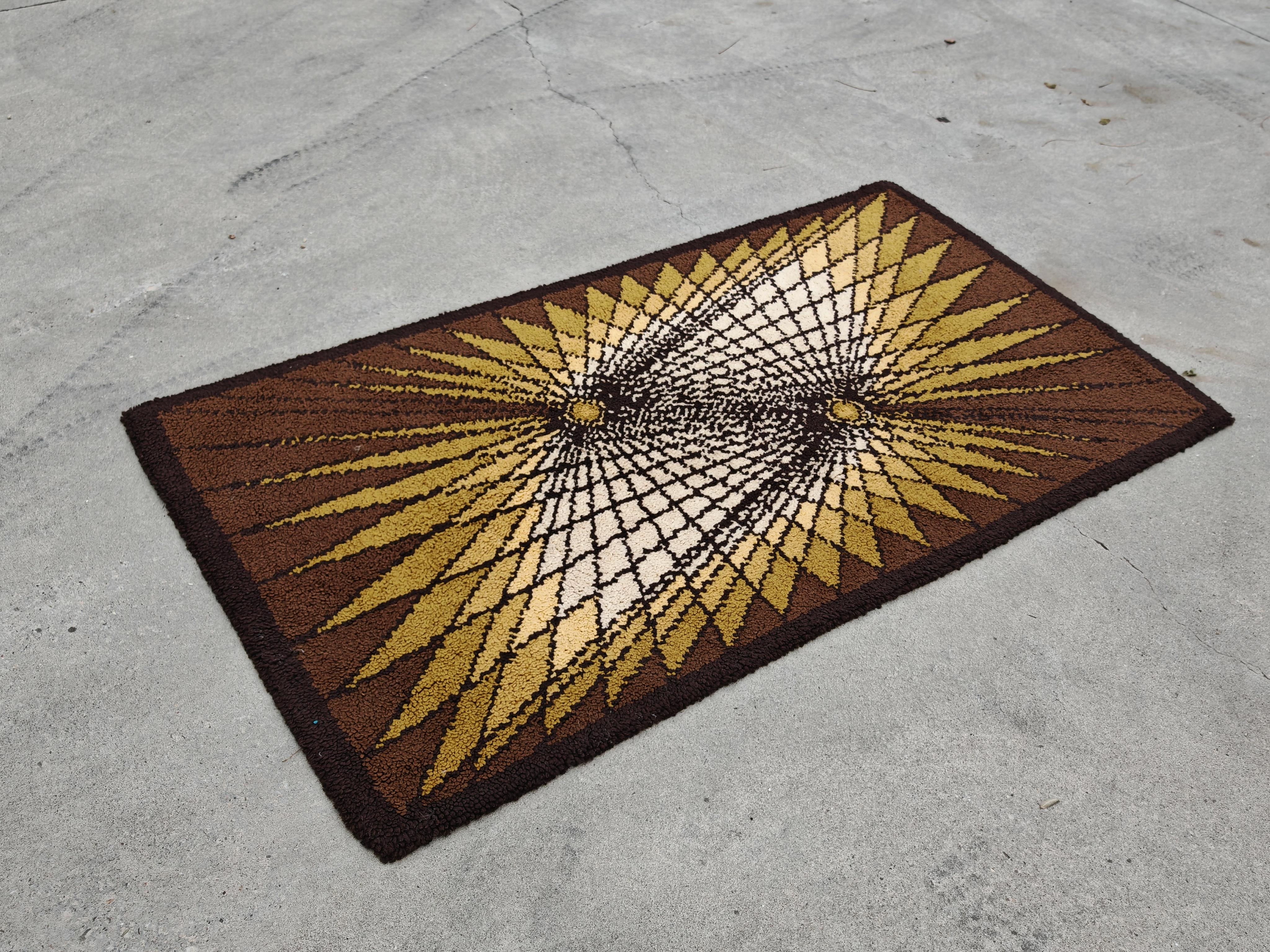 Tappeto scandinavo in lana Rya con motivo geometrico, Svezia, anni '70 in vendita 2