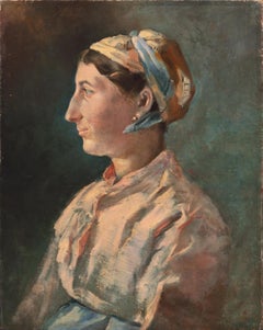 « Portrait d'une jeune femme », boucles d'oreilles en or, écharpe en soie 