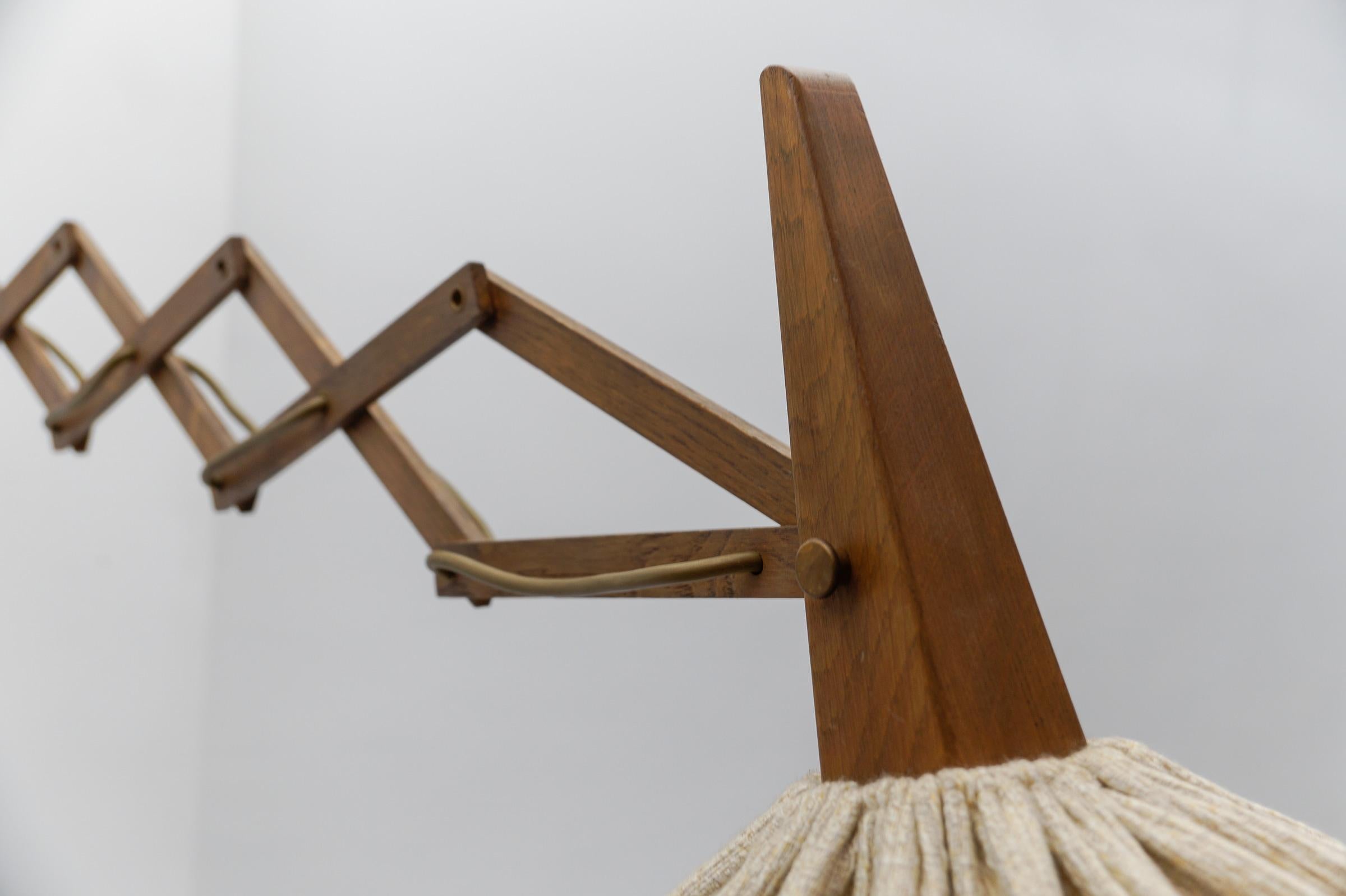 Aplique escandinavo de tijera en madera y tela, años 60 en venta 7