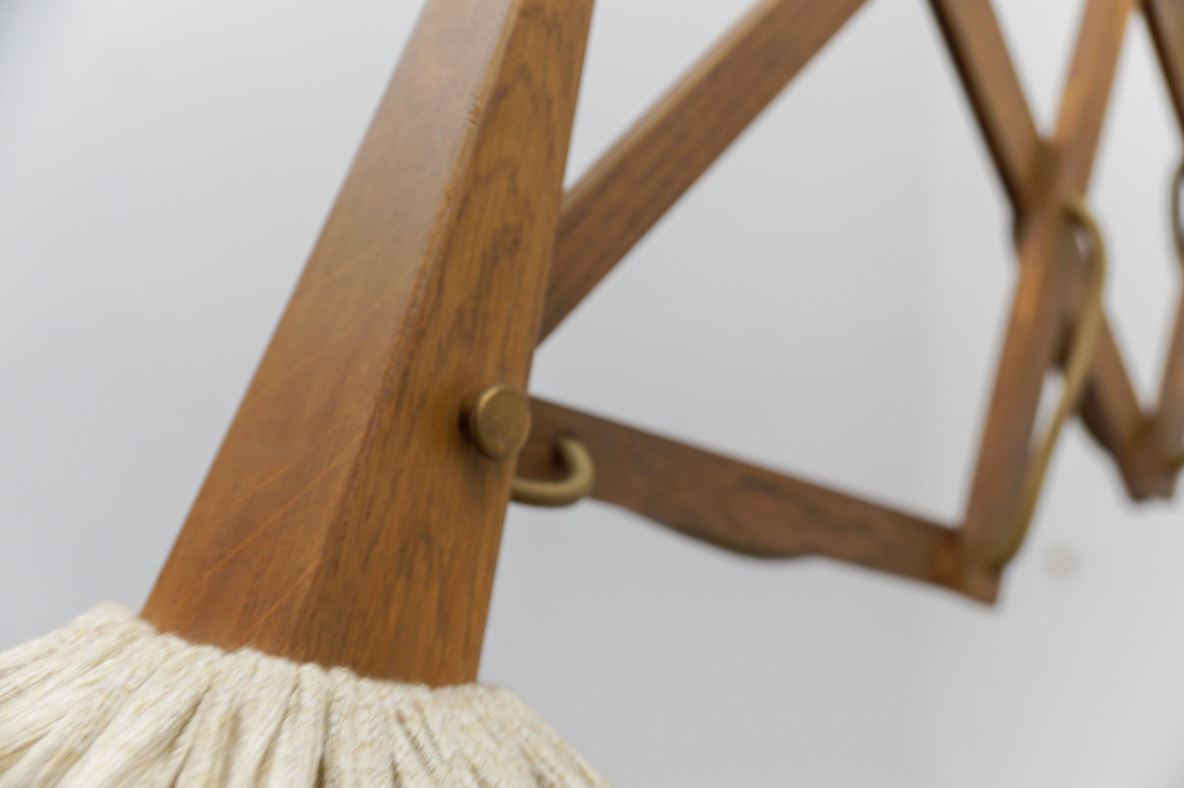 Aplique escandinavo de tijera en madera y tela, años 60 en venta 11