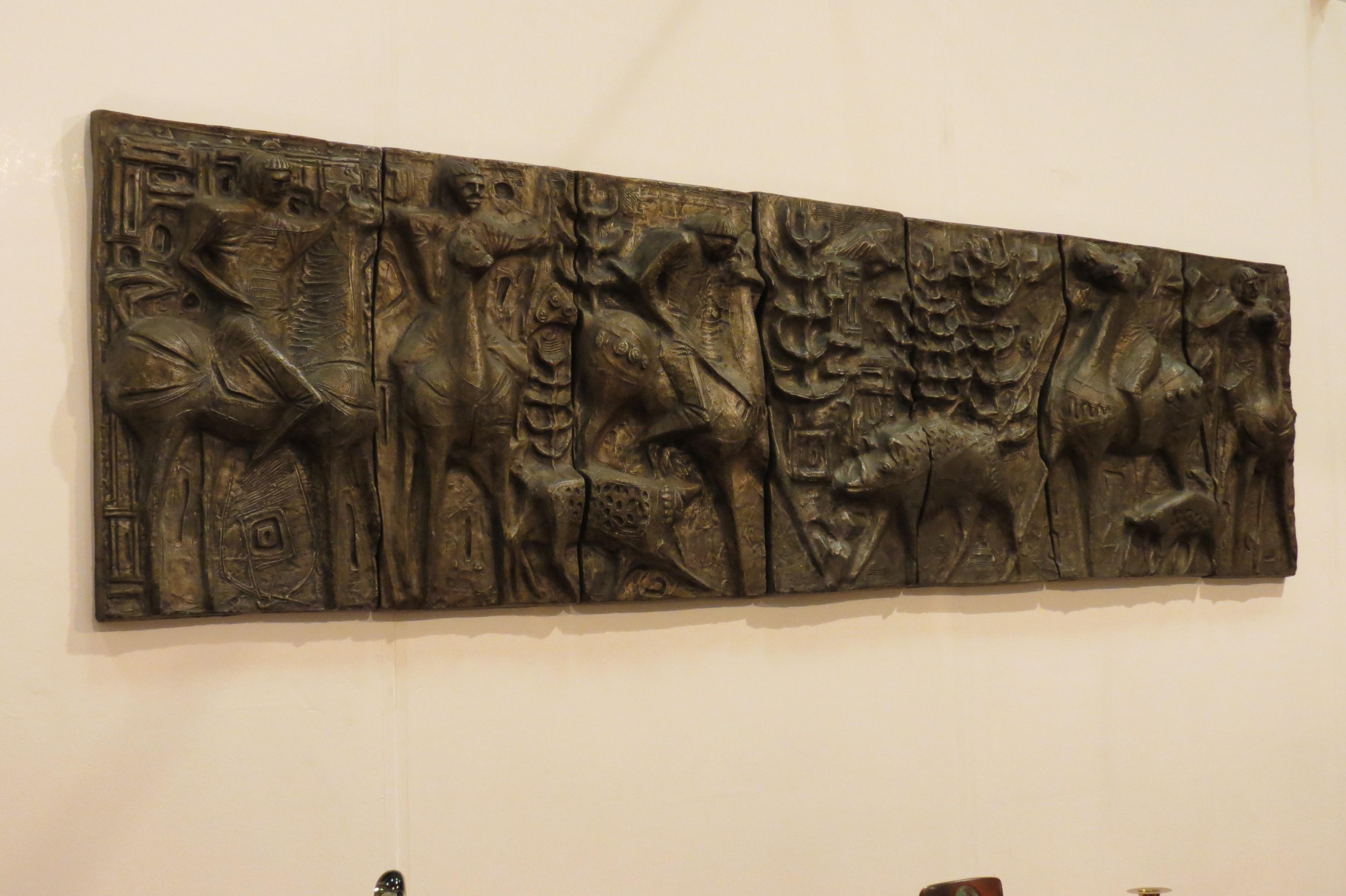 1960s Sculptural Bronze Effect Wall Art Resin Wall Hanging  In Good Condition In Stow on the Wold, GB