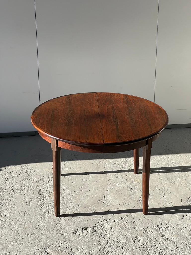 Scandinavian set rosewood table CJ Rosengaarden and 4 wooden chairs chairs Arne 3