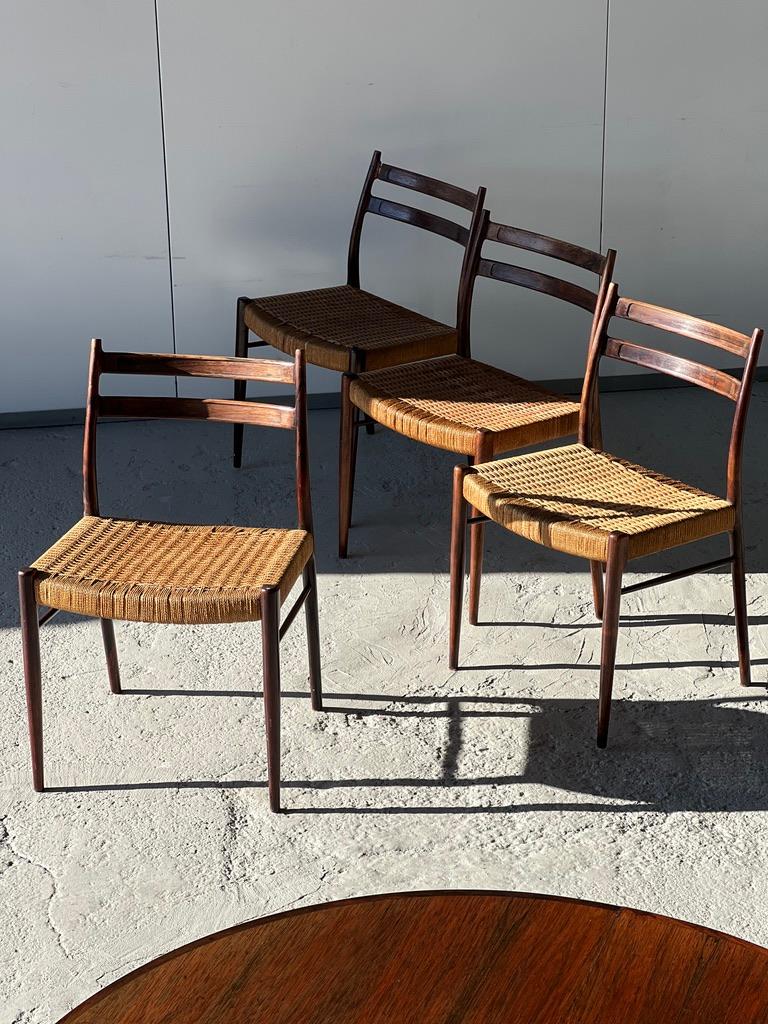 Scandinavian set rosewood table CJ Rosengaarden and 4 wooden chairs chairs Arne 4