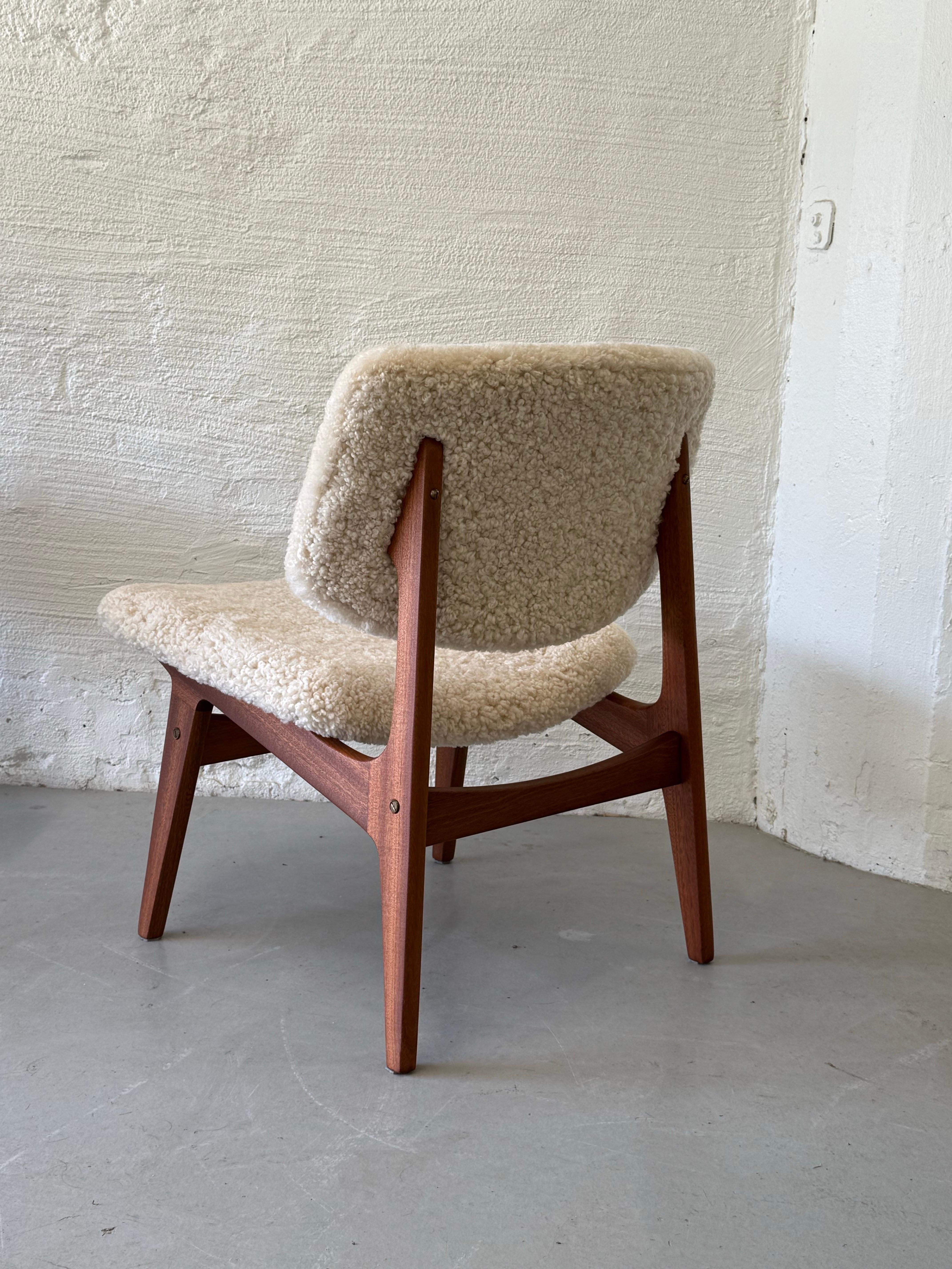 Sheepskin Scandinavian Modern Shearling Chair by Gunnar Sørlie, Norway 1950s For Sale