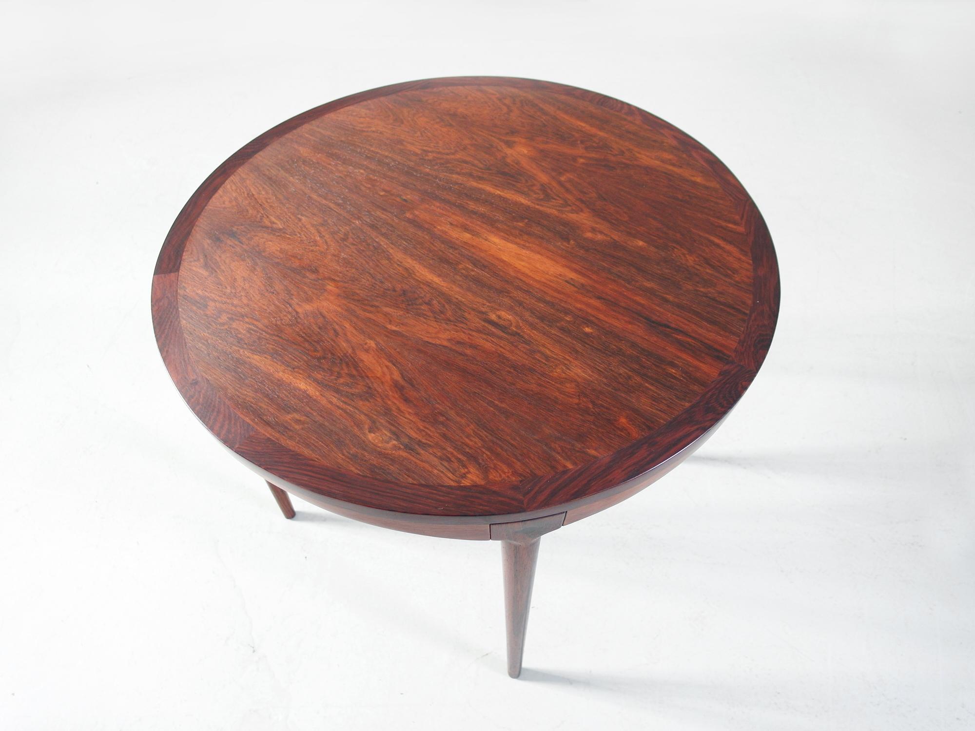 Scandinavian Side Table in Rosewood by Haug Snekkeri, Bruksbo Norway, 1960s In Good Condition For Sale In Woudrichem, NL