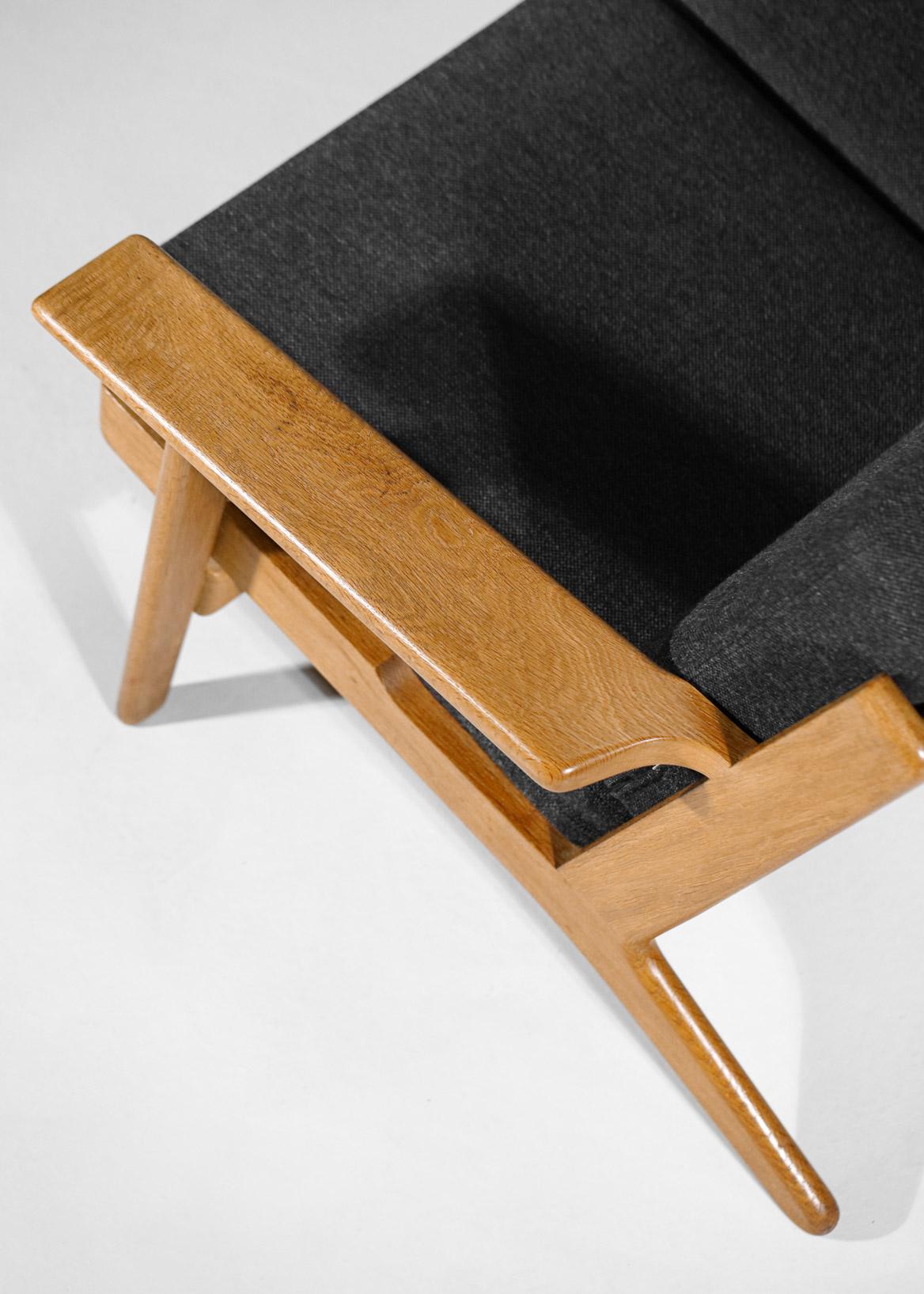 Scandinavian Sofa GE 290 Danish Designer Hans Wegner for GETAMA 4