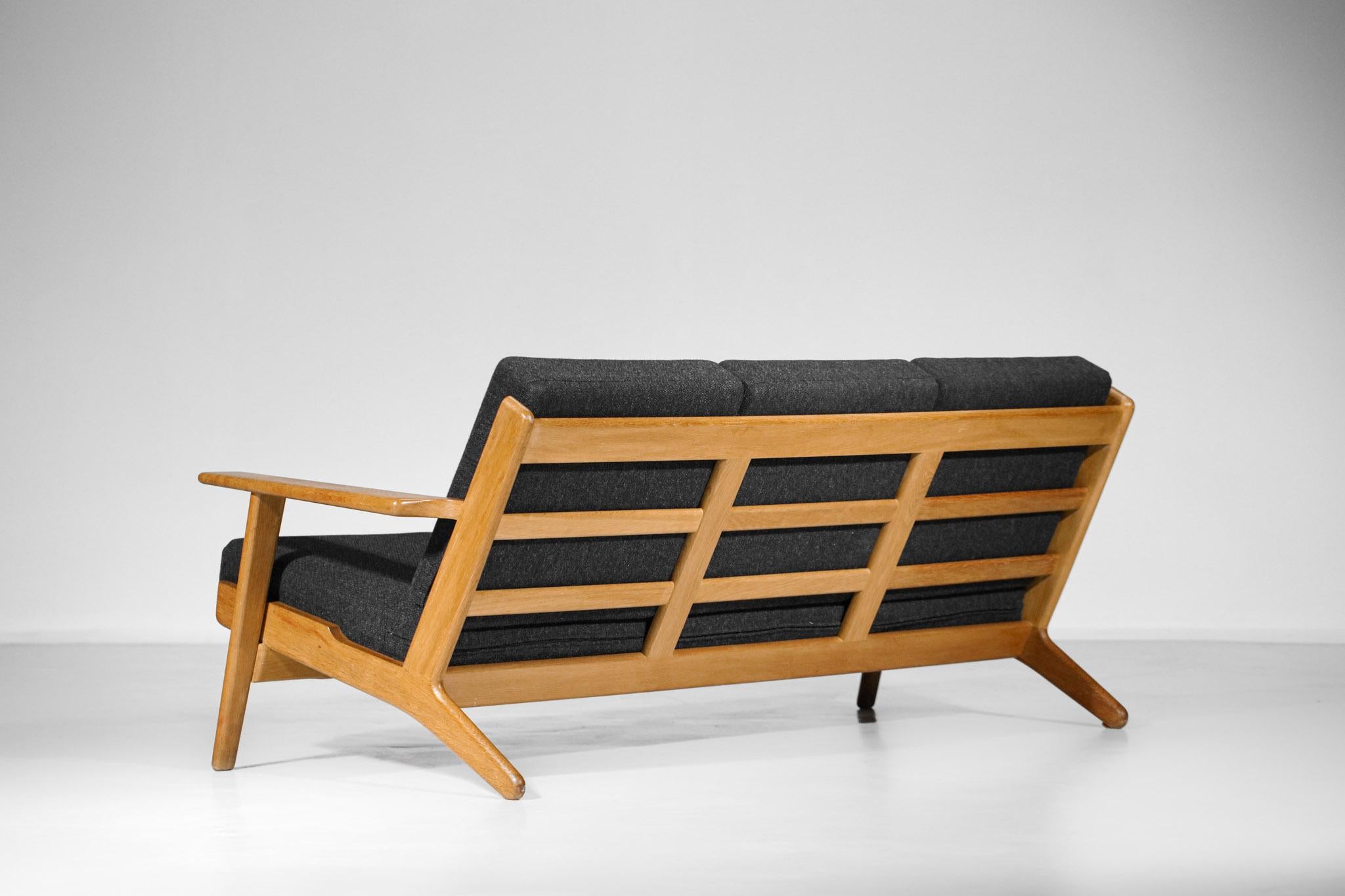 Scandinavian Sofa GE 290 Danish Designer Hans Wegner for GETAMA 7