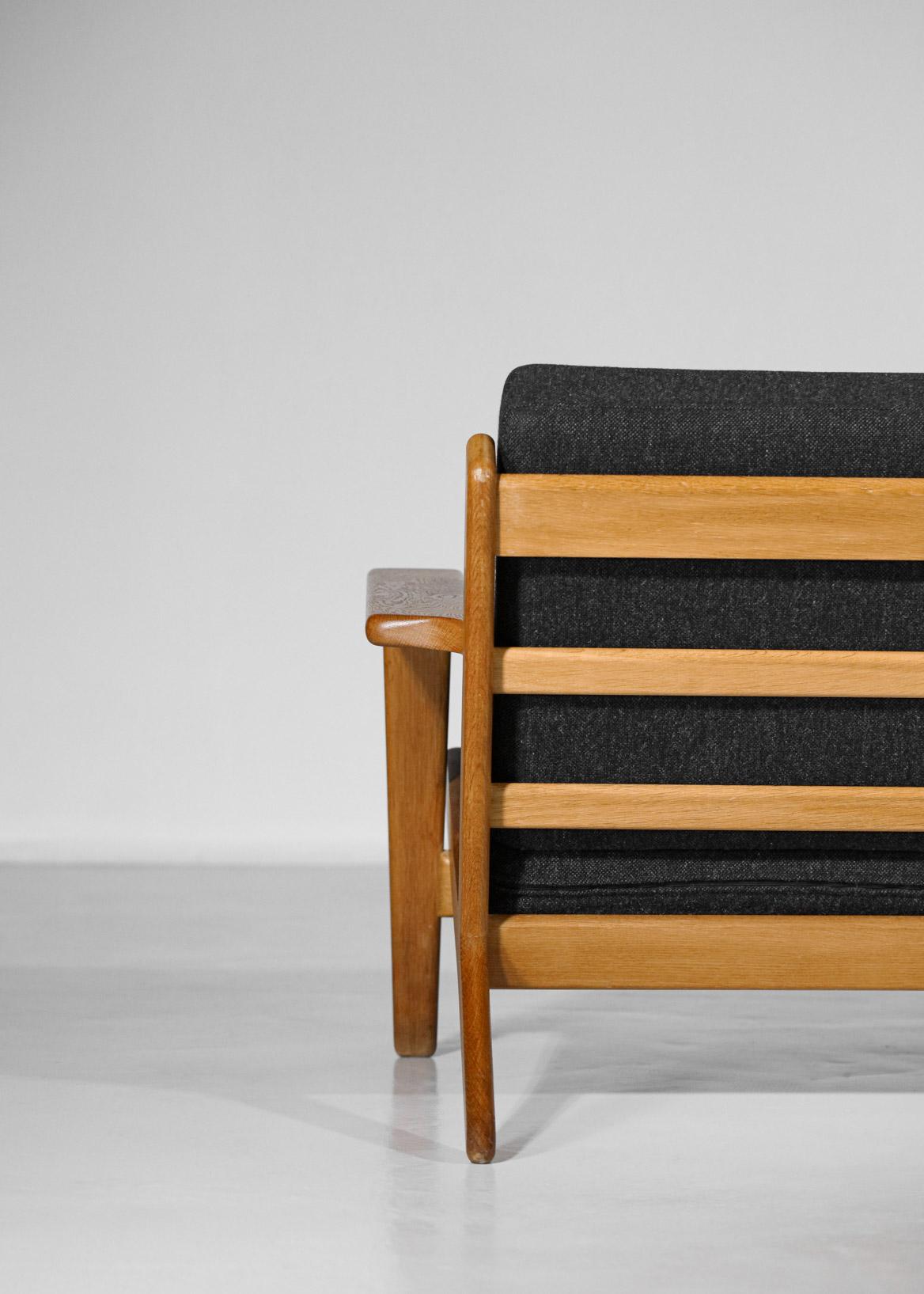 Scandinavian Sofa GE 290 Danish Designer Hans Wegner for GETAMA 9