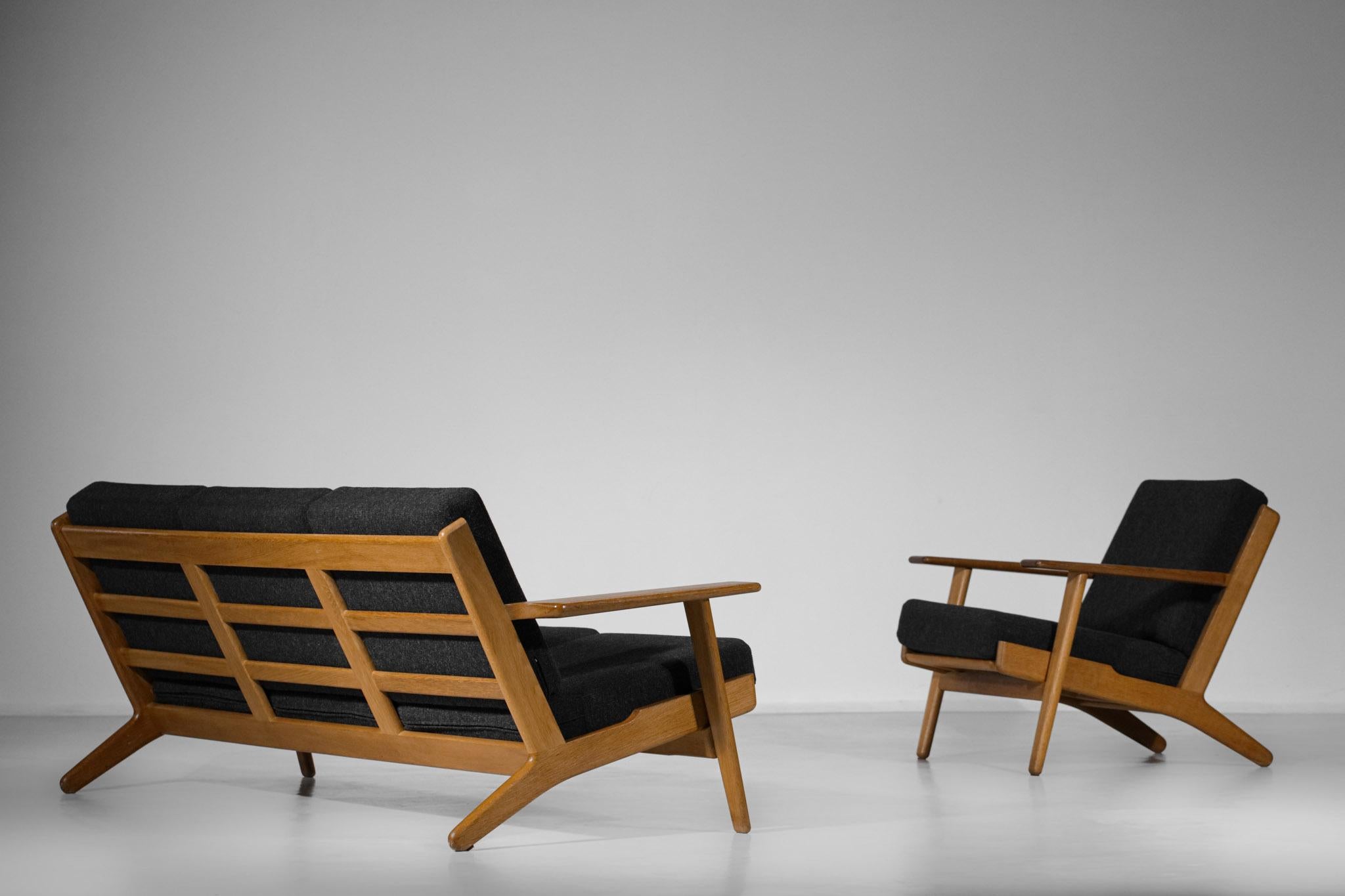 Scandinavian Sofa GE 290 Danish Designer Hans Wegner for GETAMA 11