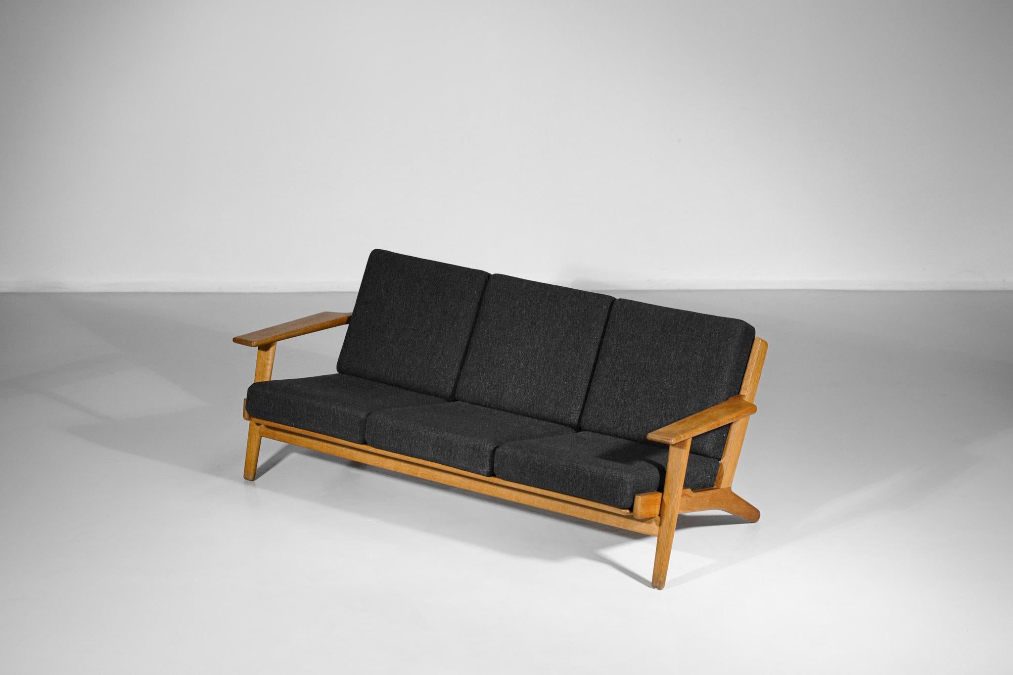 Mid-20th Century Scandinavian Sofa GE 290 Danish Designer Hans Wegner for GETAMA