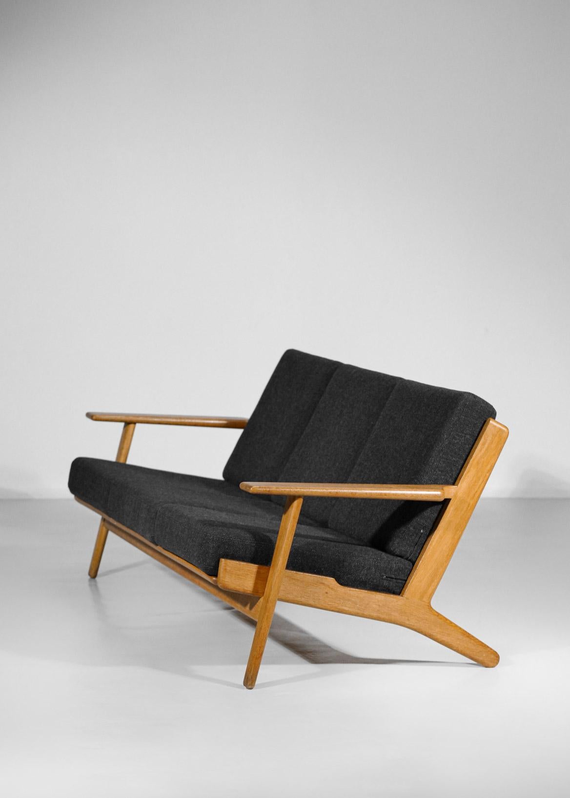 Wool Scandinavian Sofa GE 290 Danish Designer Hans Wegner for GETAMA