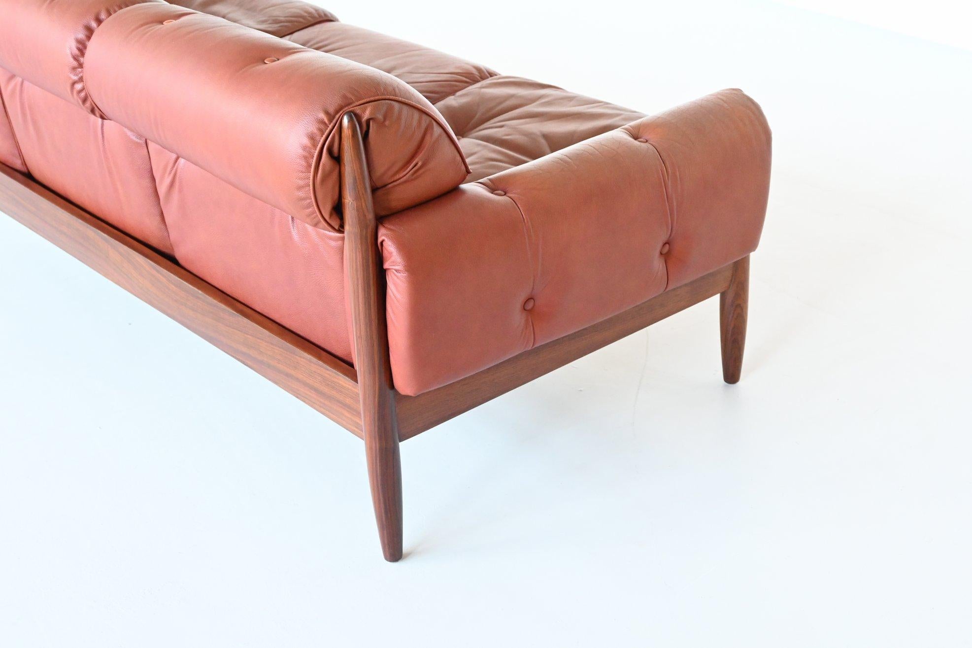 Scandinavian Sofa Rosewood and Leather Denmark 1960 3