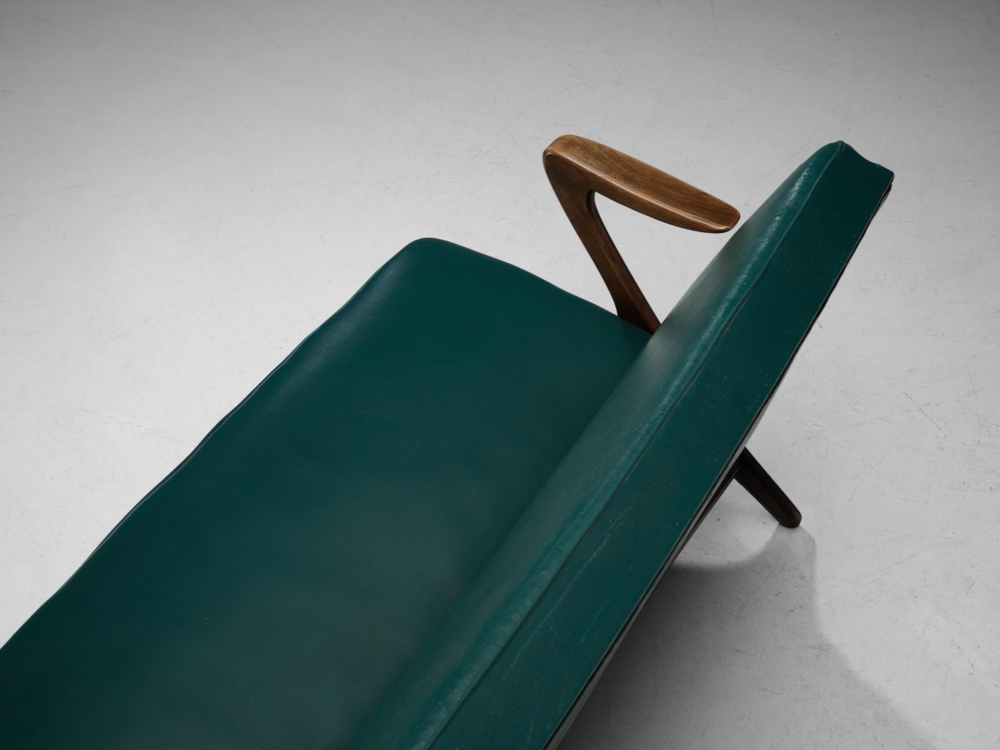 Skandinavisches Sofa mit skulpturalem Rahmen aus gebeiztem Holz im Angebot 1