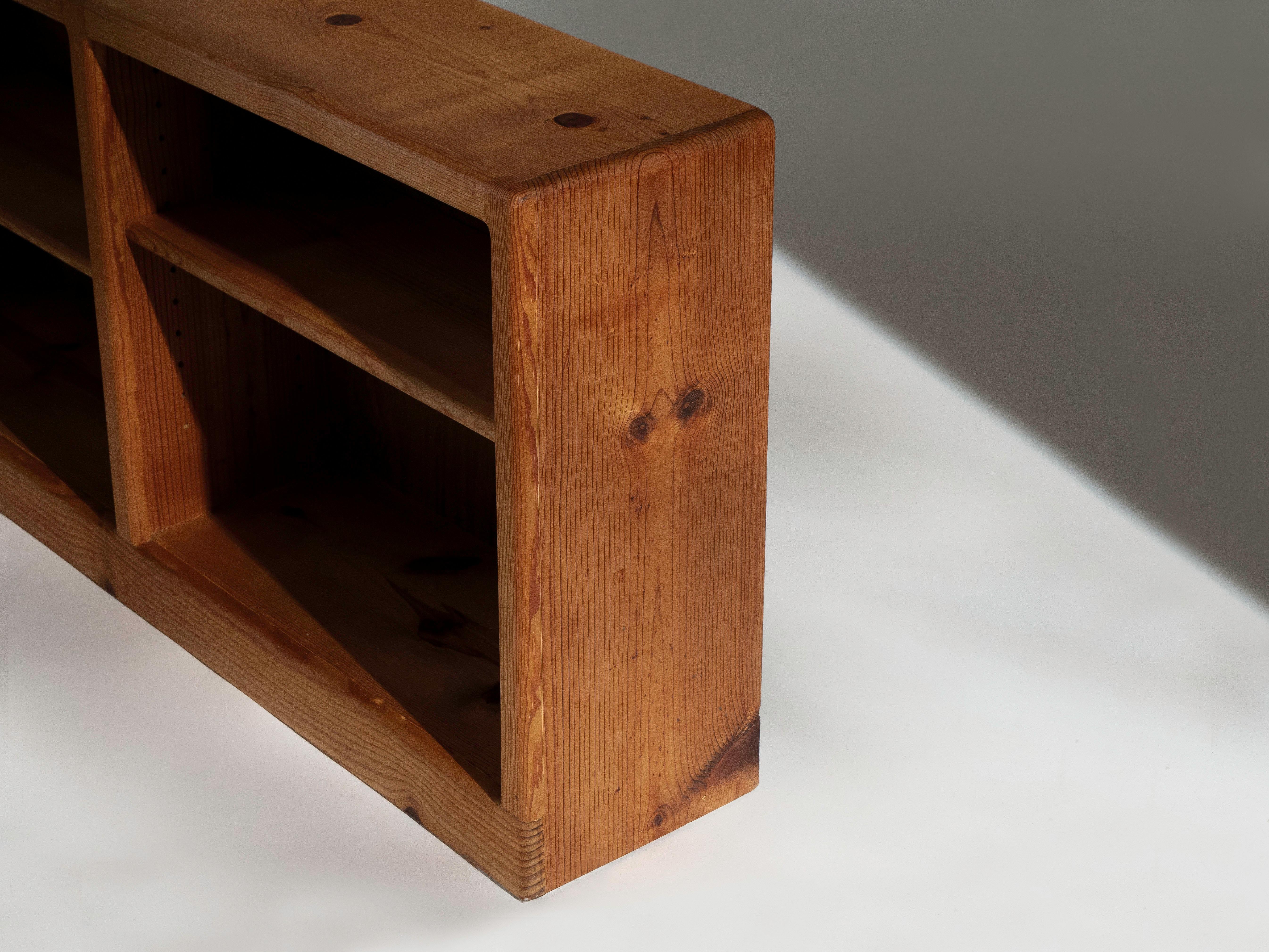 Scandinavian Solid Pine Bookcase, 1970's In Good Condition For Sale In Los Angeles, CA
