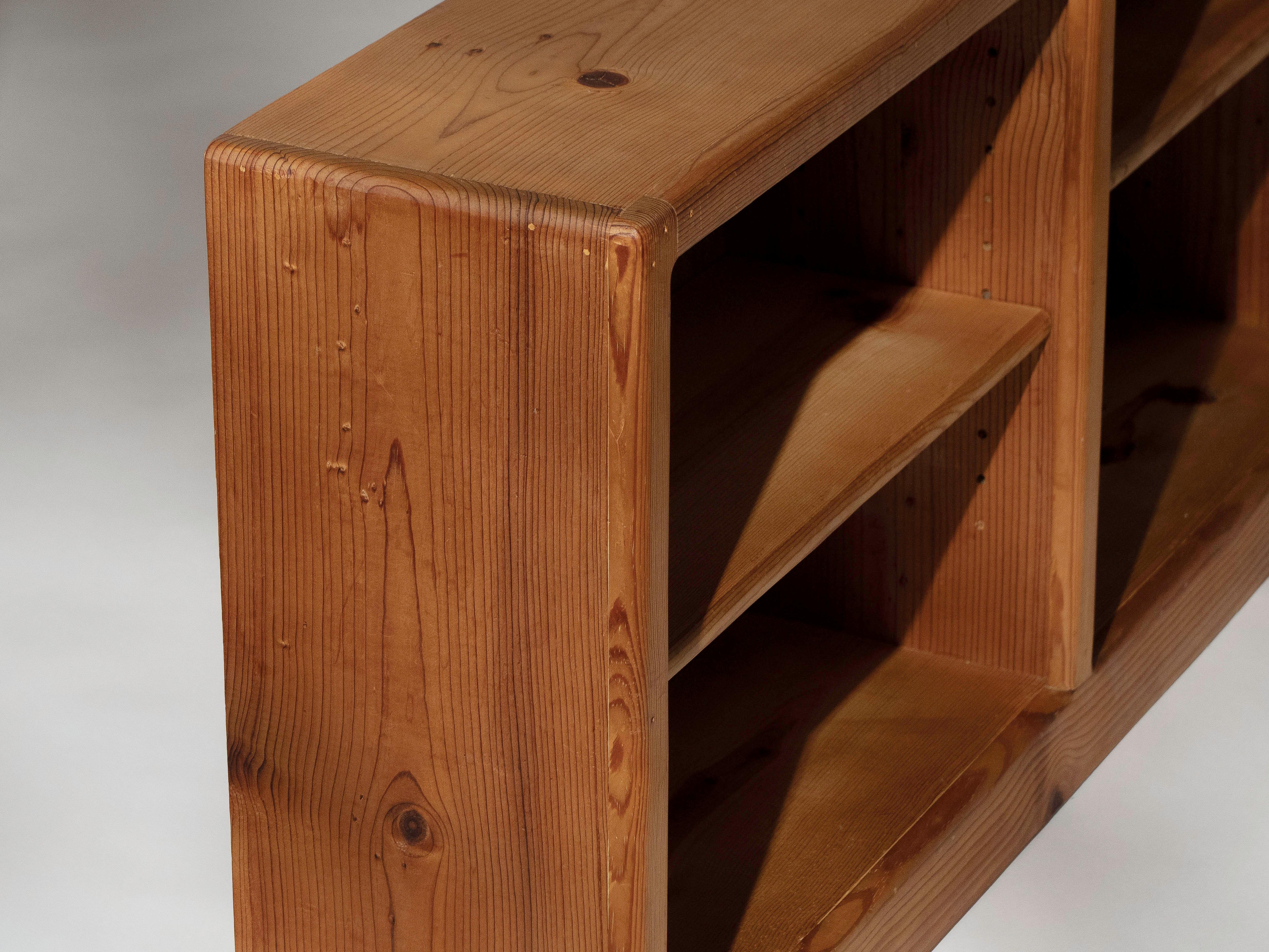 Scandinavian Solid Pine Bookcase, 1970's For Sale 4