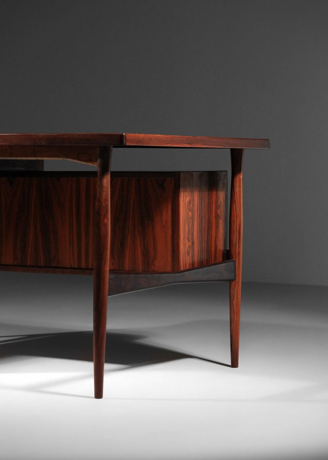 Scandinavian solid wood Danish desk danish For Sale 9
