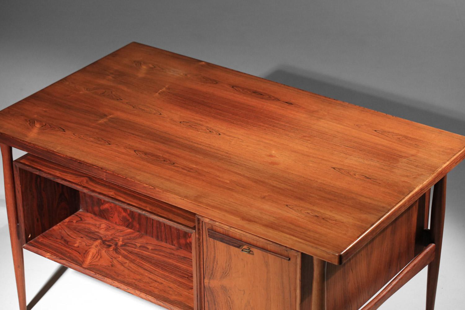 Mid-20th Century Scandinavian solid wood Danish desk danish  For Sale
