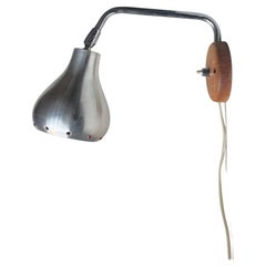 Skandinavische Wandleuchte aus Teakholz, Aluminium und Kunstrubinen, Space age, 1950er Jahre